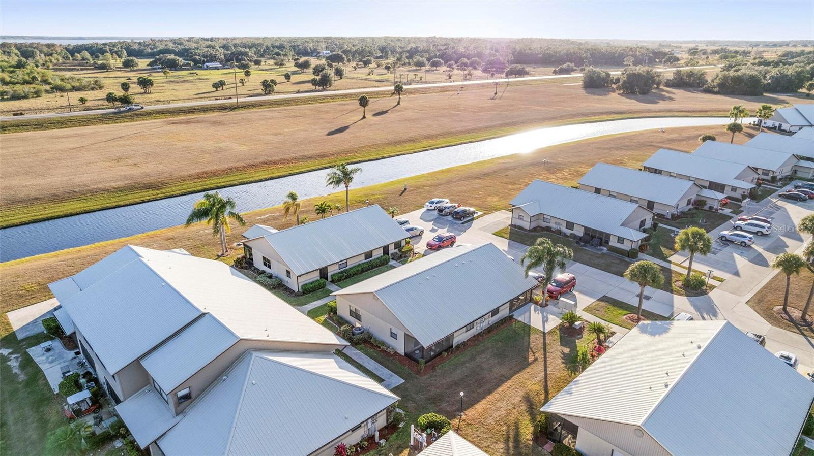 COUNTRY CLUB VILLAS 01 & 02 SP LAKE - Residential