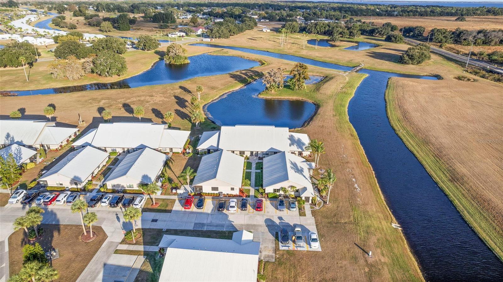 COUNTRY CLUB VILLAS 01 & 02 SP LAKE - Residential