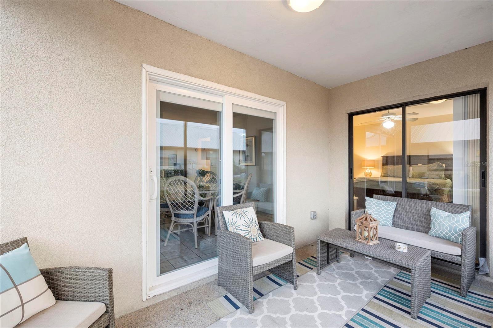 COUNTRY CLUB VILLAS 01 & 02 SP LAKE - Residential