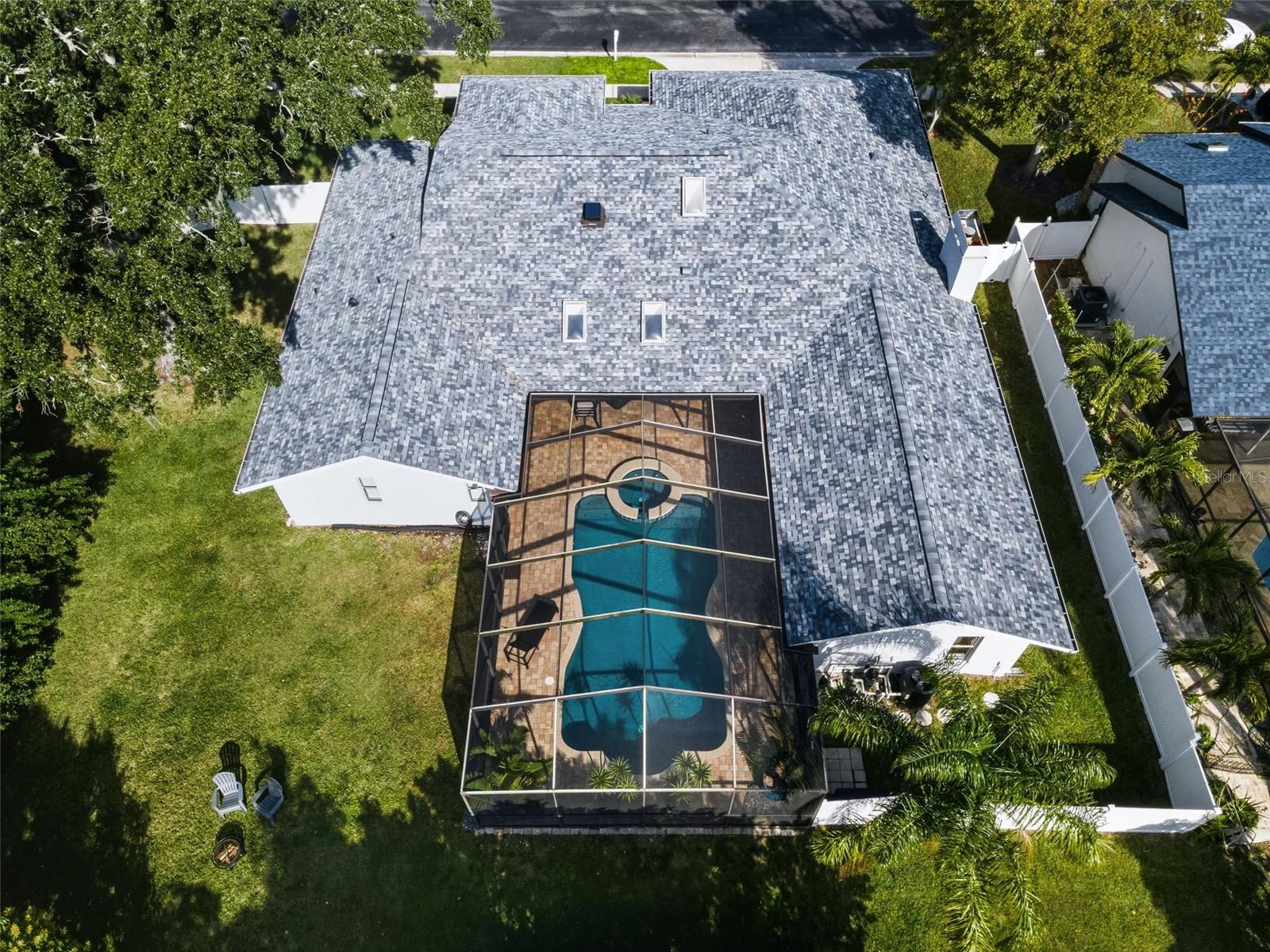 CREST SUB THE - Residential