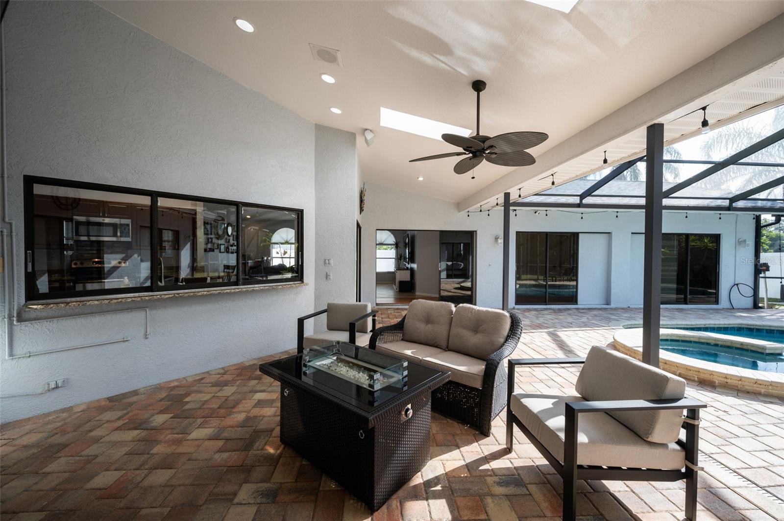 CREST SUB THE - Residential