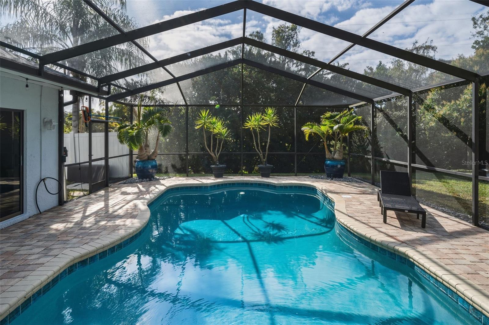 CREST SUB THE - Residential