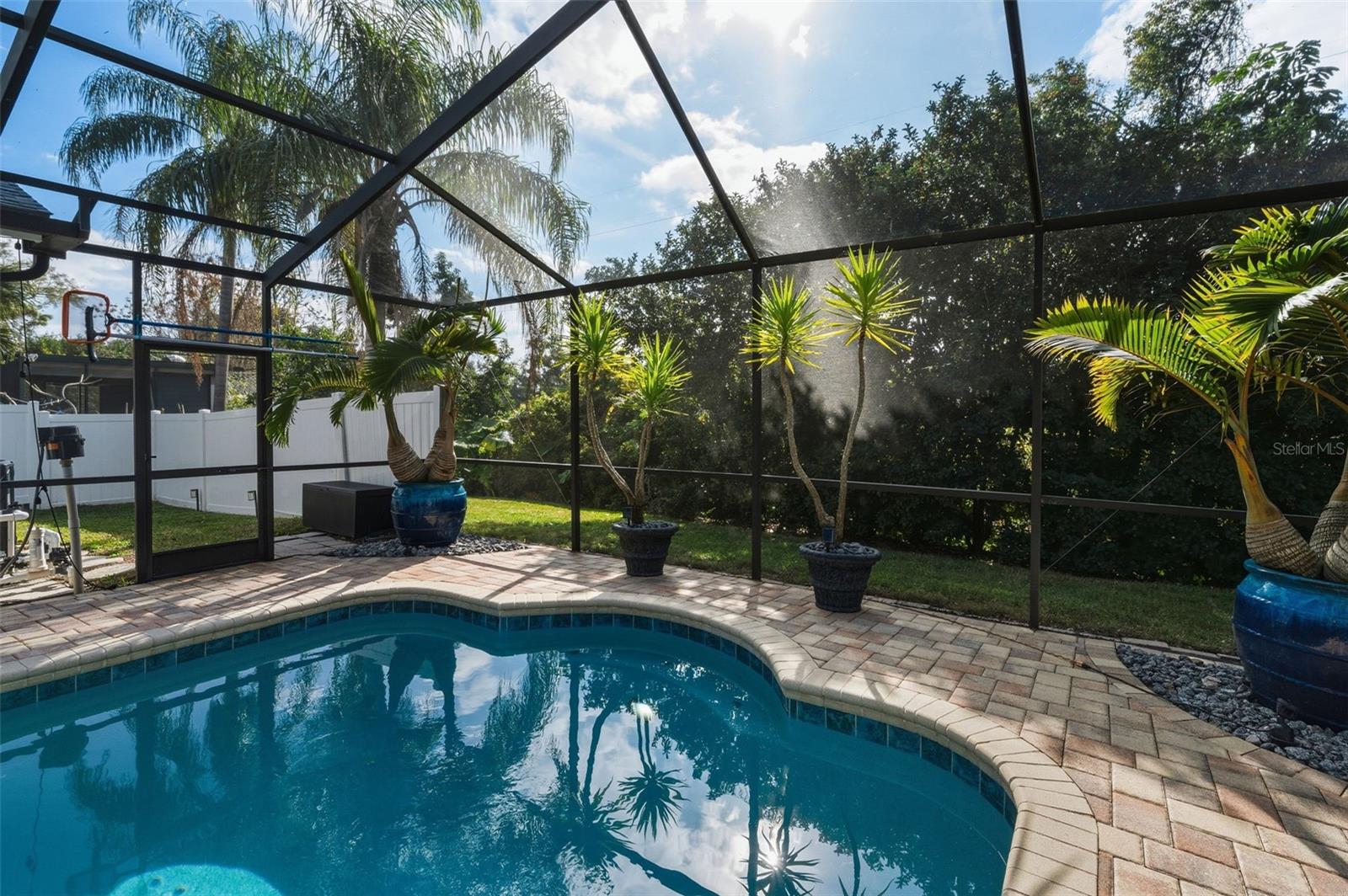 CREST SUB THE - Residential