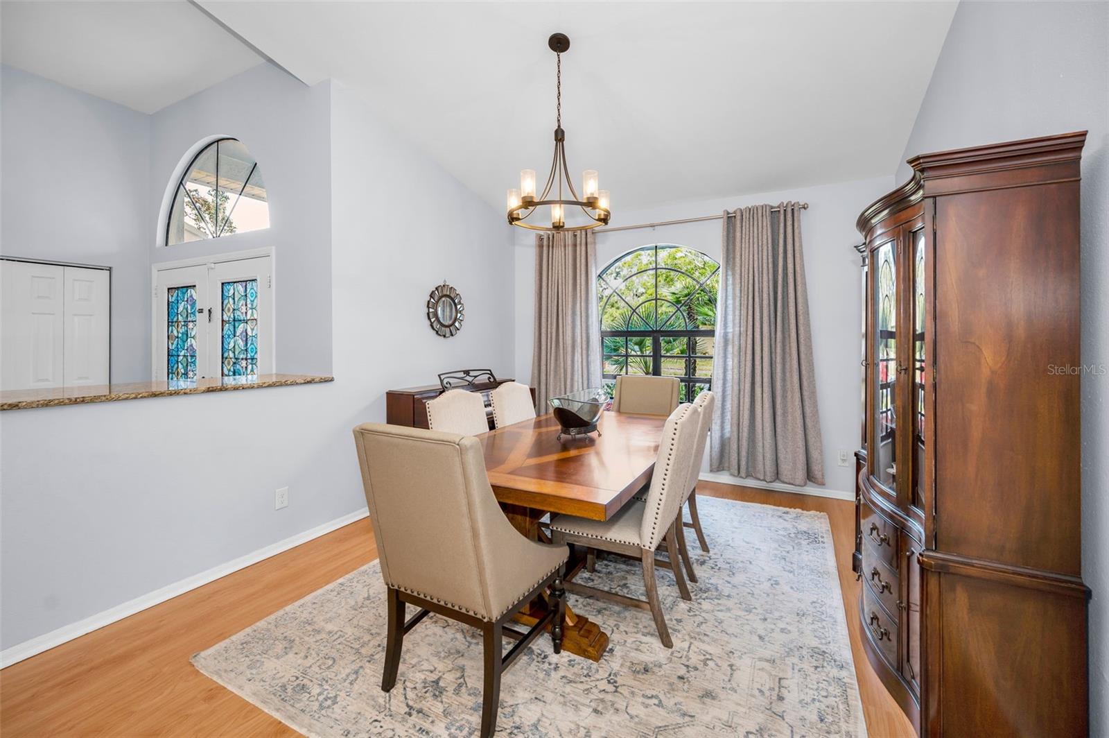 CREST SUB THE - Residential