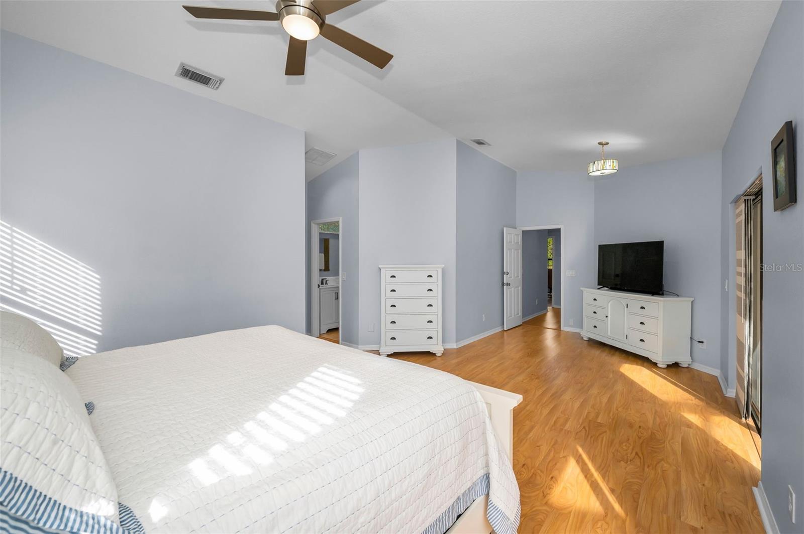 CREST SUB THE - Residential