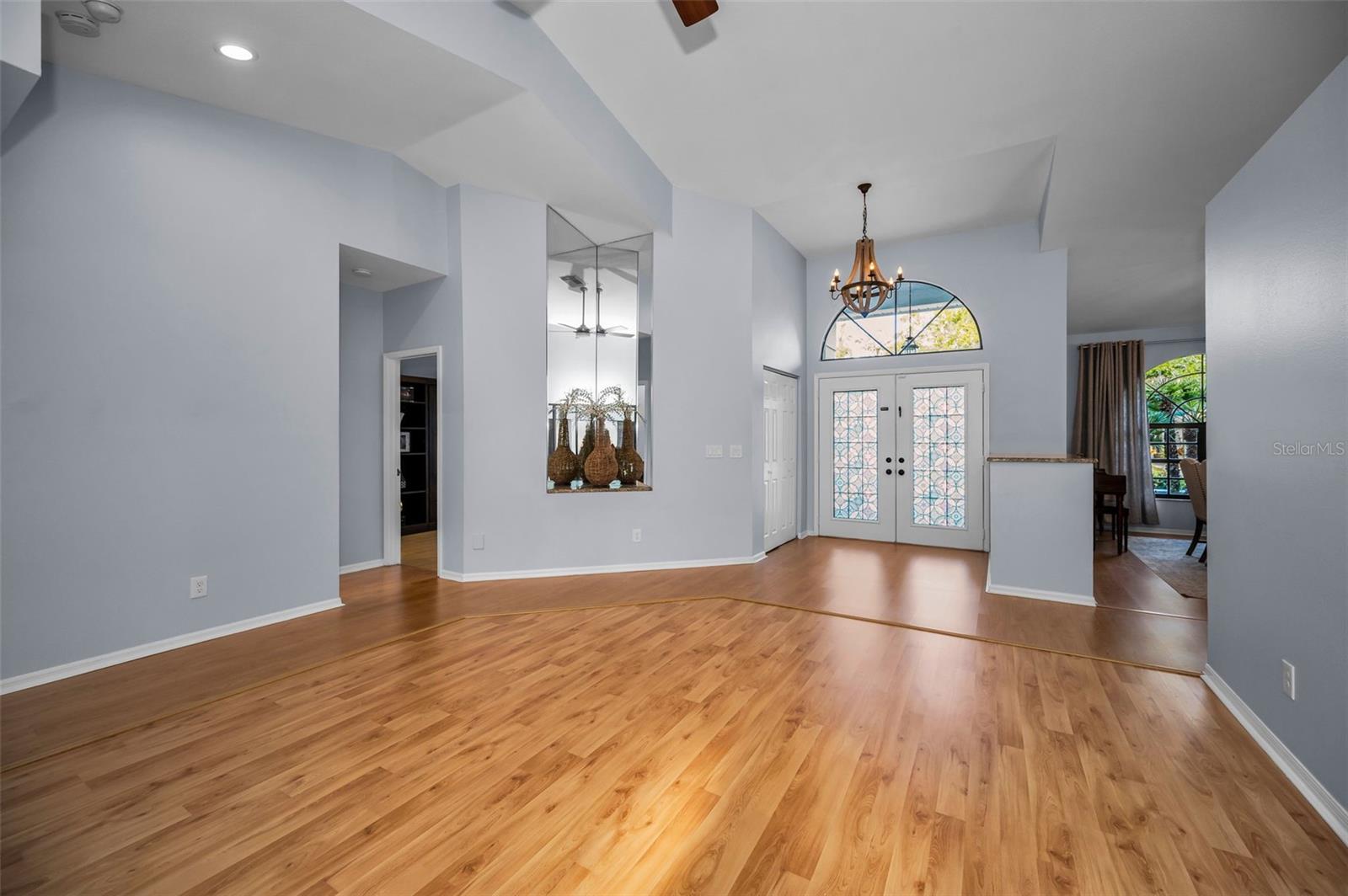 CREST SUB THE - Residential