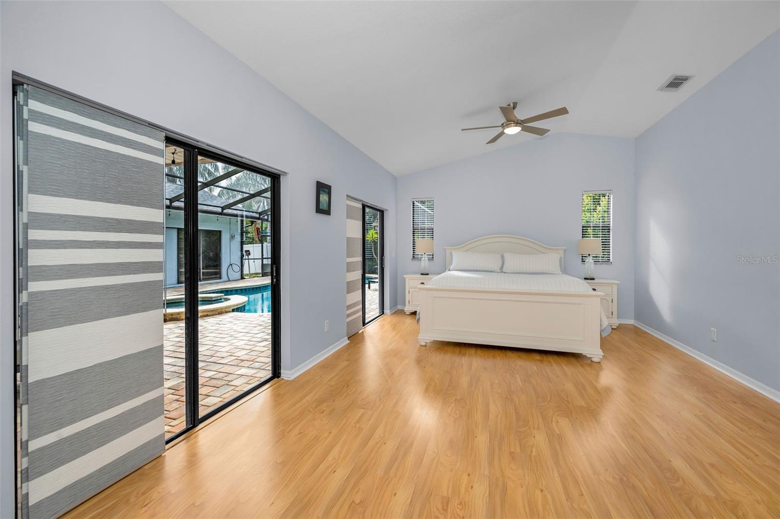 CREST SUB THE - Residential