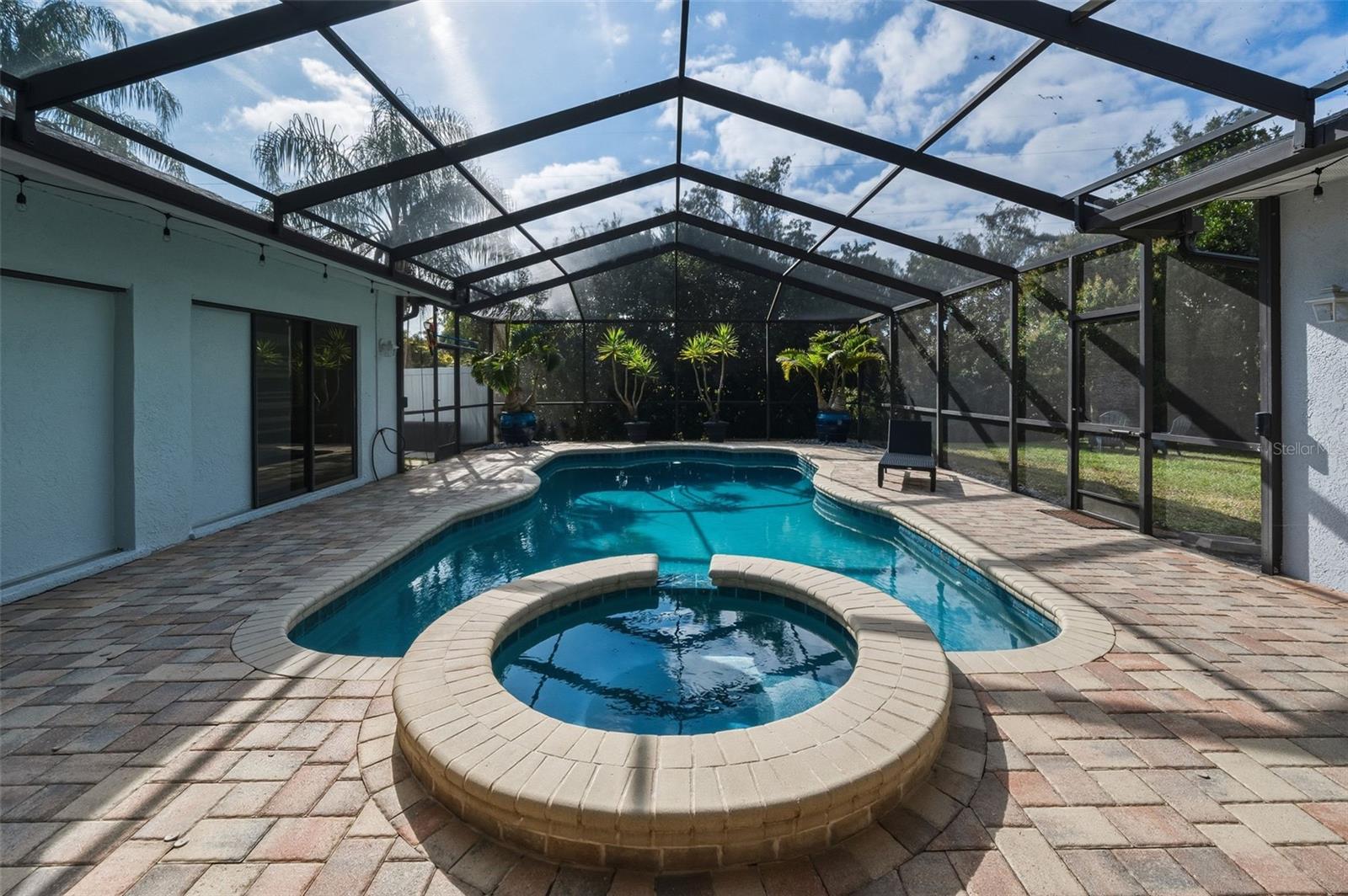 CREST SUB THE - Residential