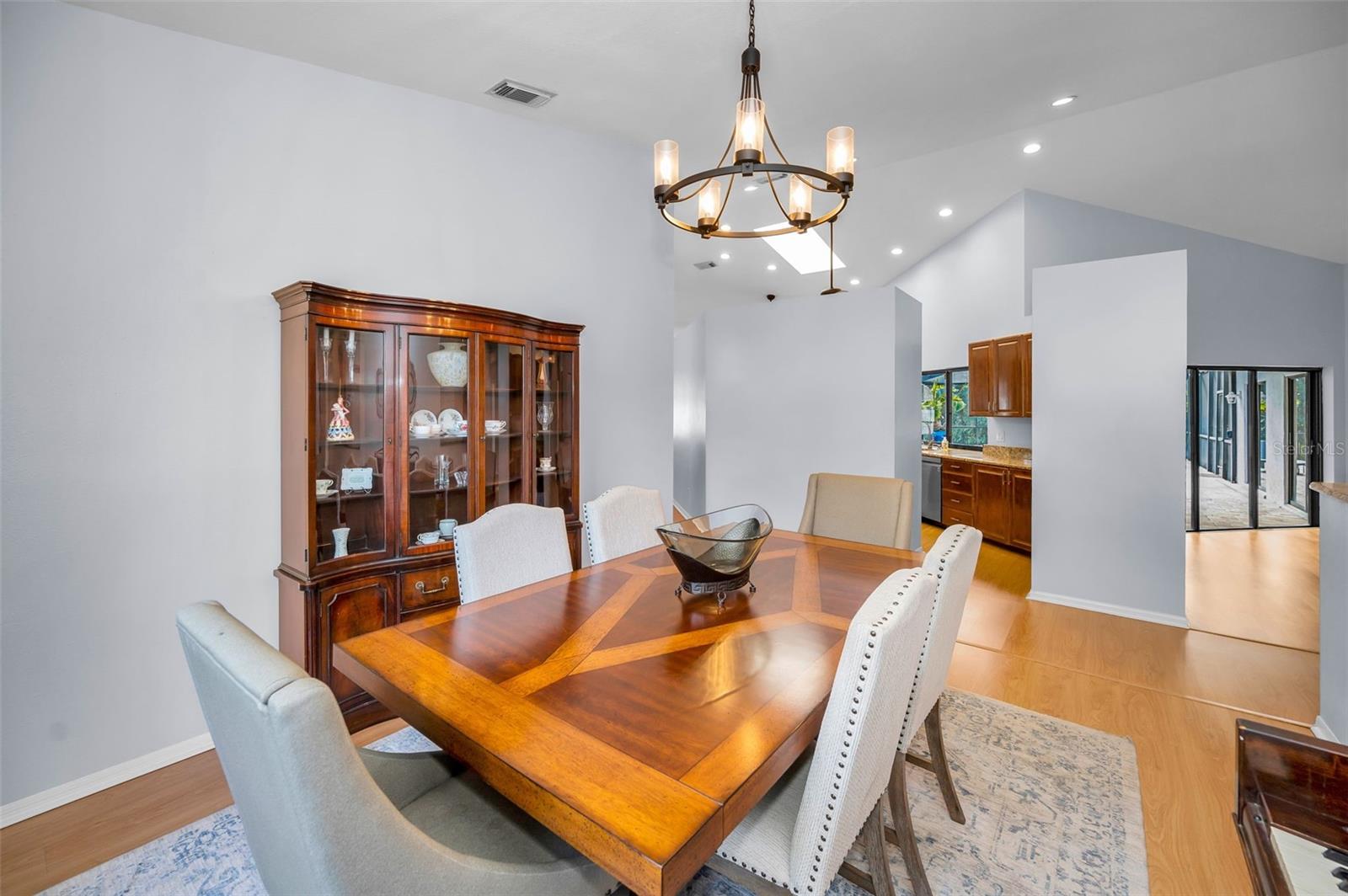 CREST SUB THE - Residential