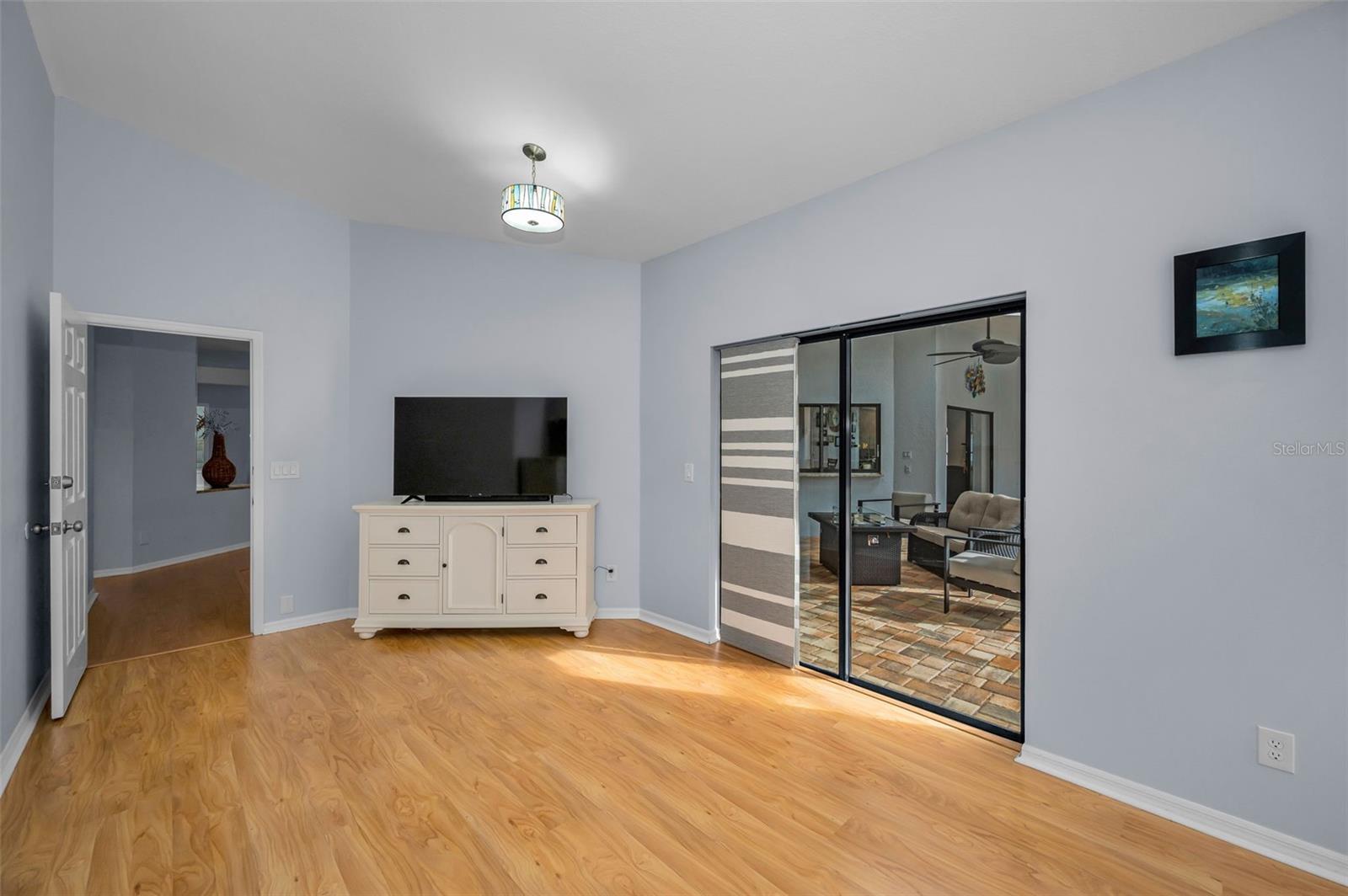 CREST SUB THE - Residential