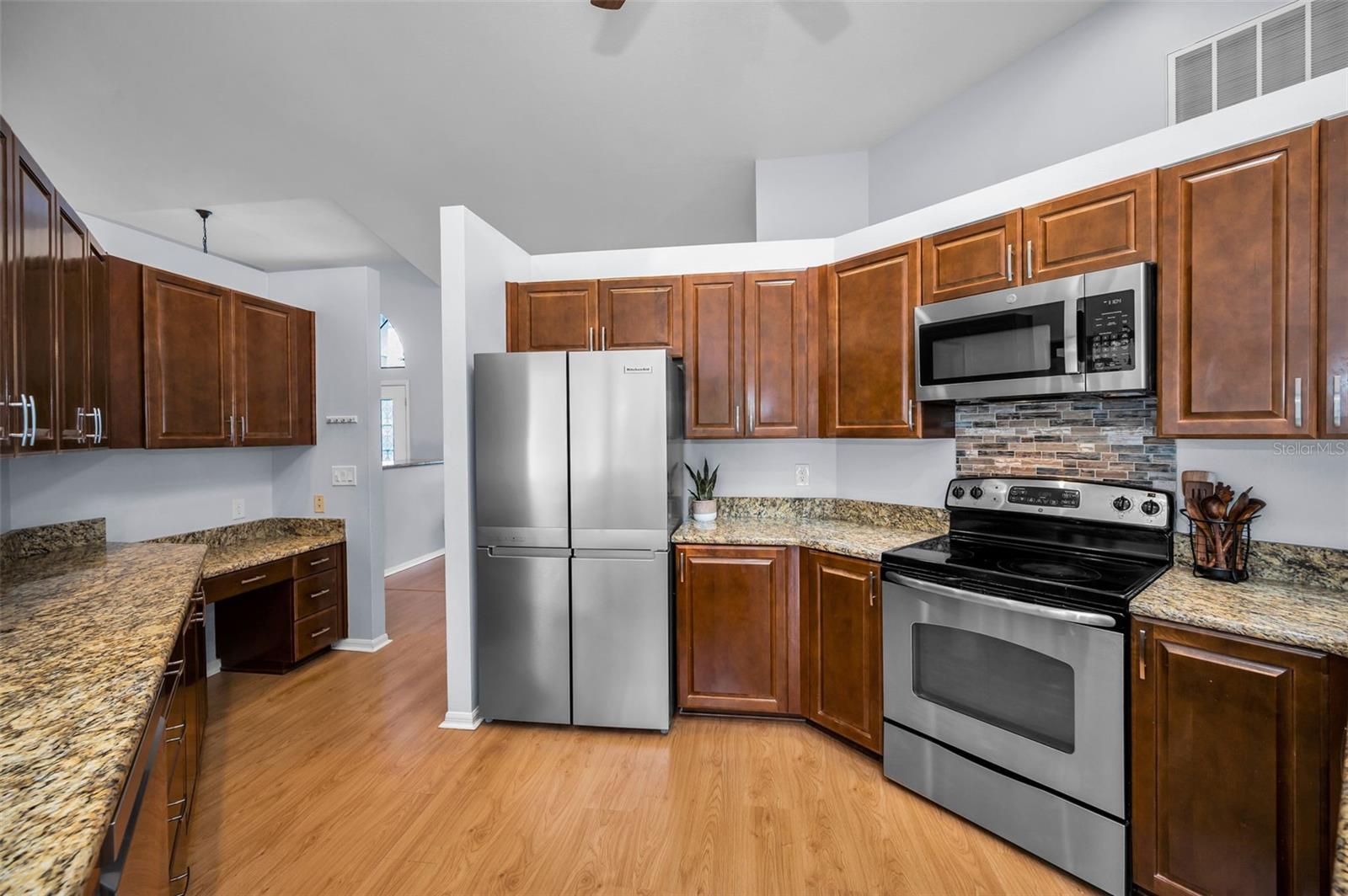 CREST SUB THE - Residential