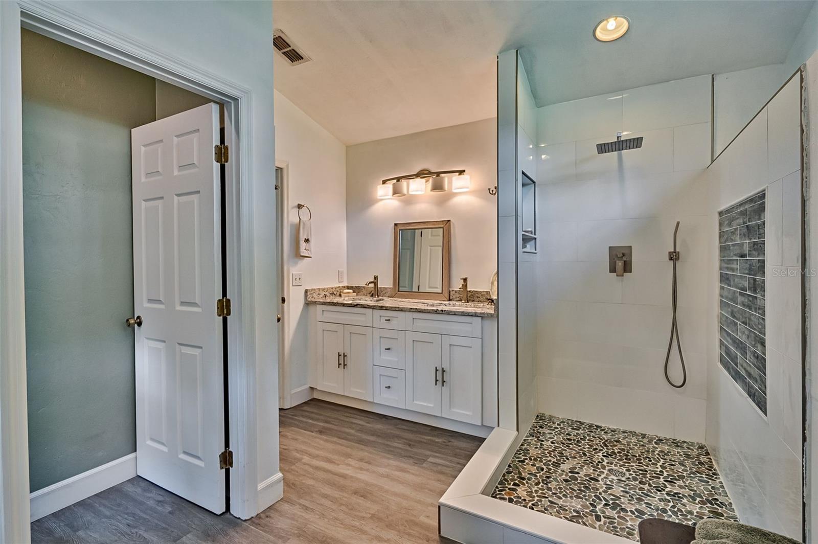 GATOR GETAWAY - Residential