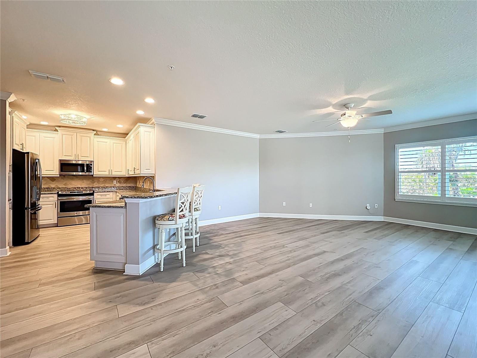 PALMA SOLA BAY CLUB PH 8 - Residential