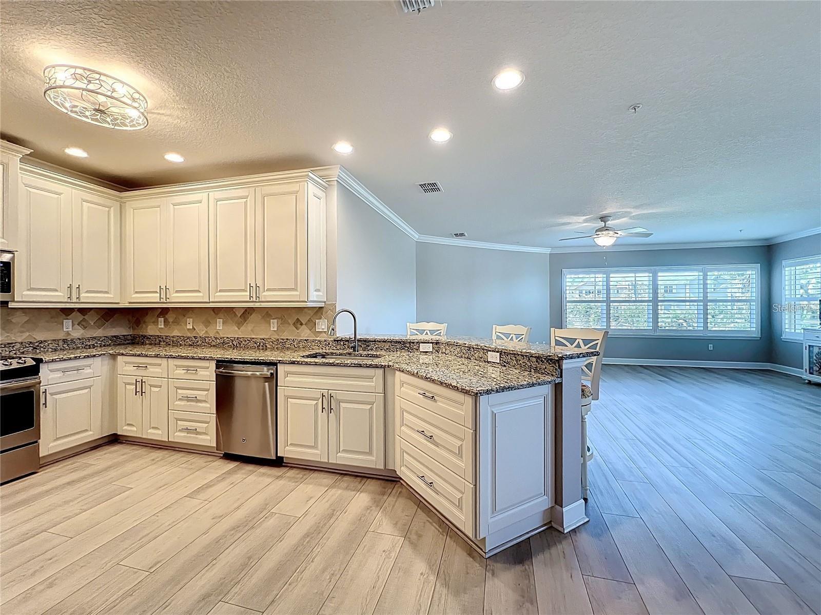 PALMA SOLA BAY CLUB PH 8 - Residential