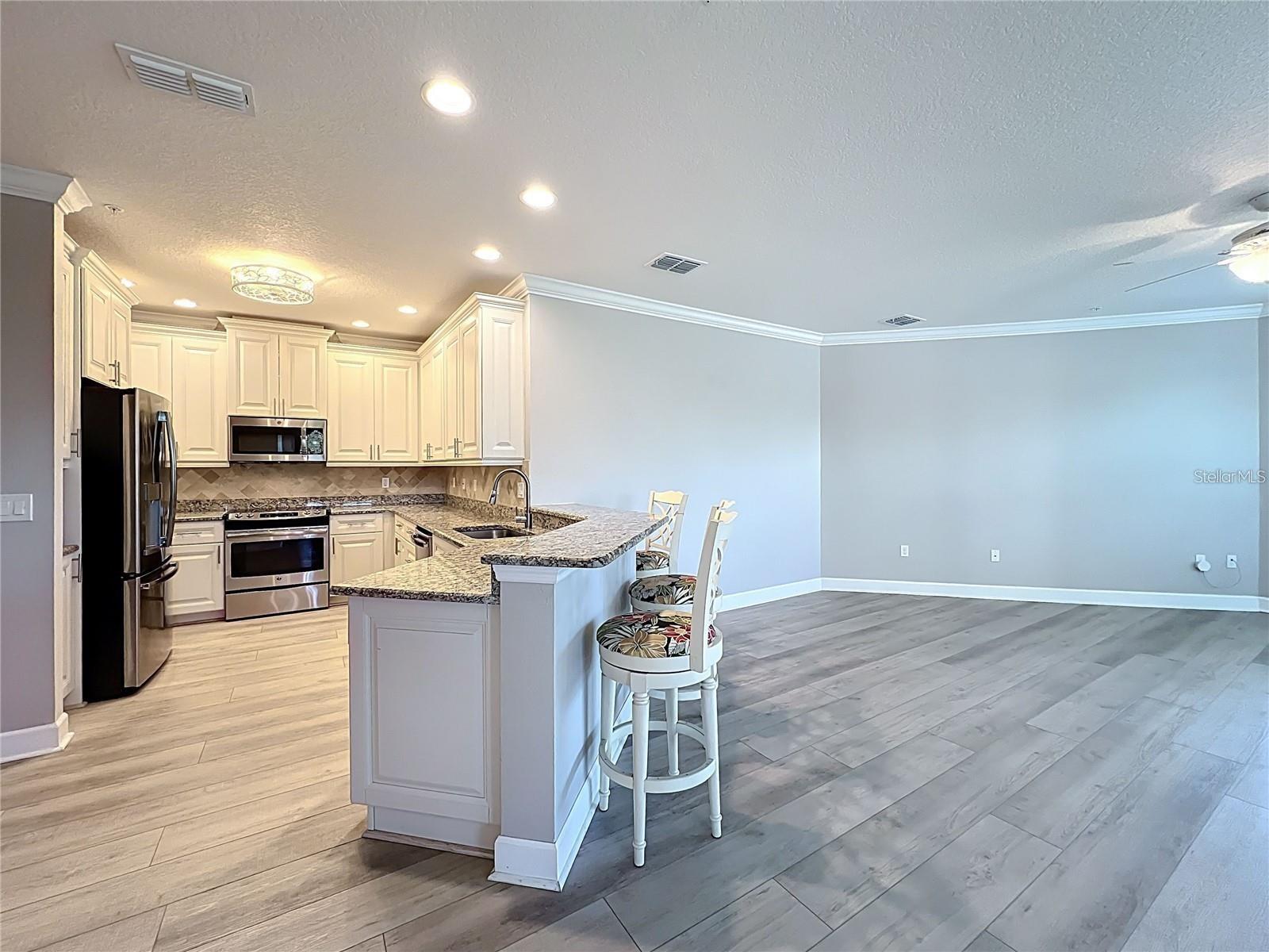 PALMA SOLA BAY CLUB PH 8 - Residential