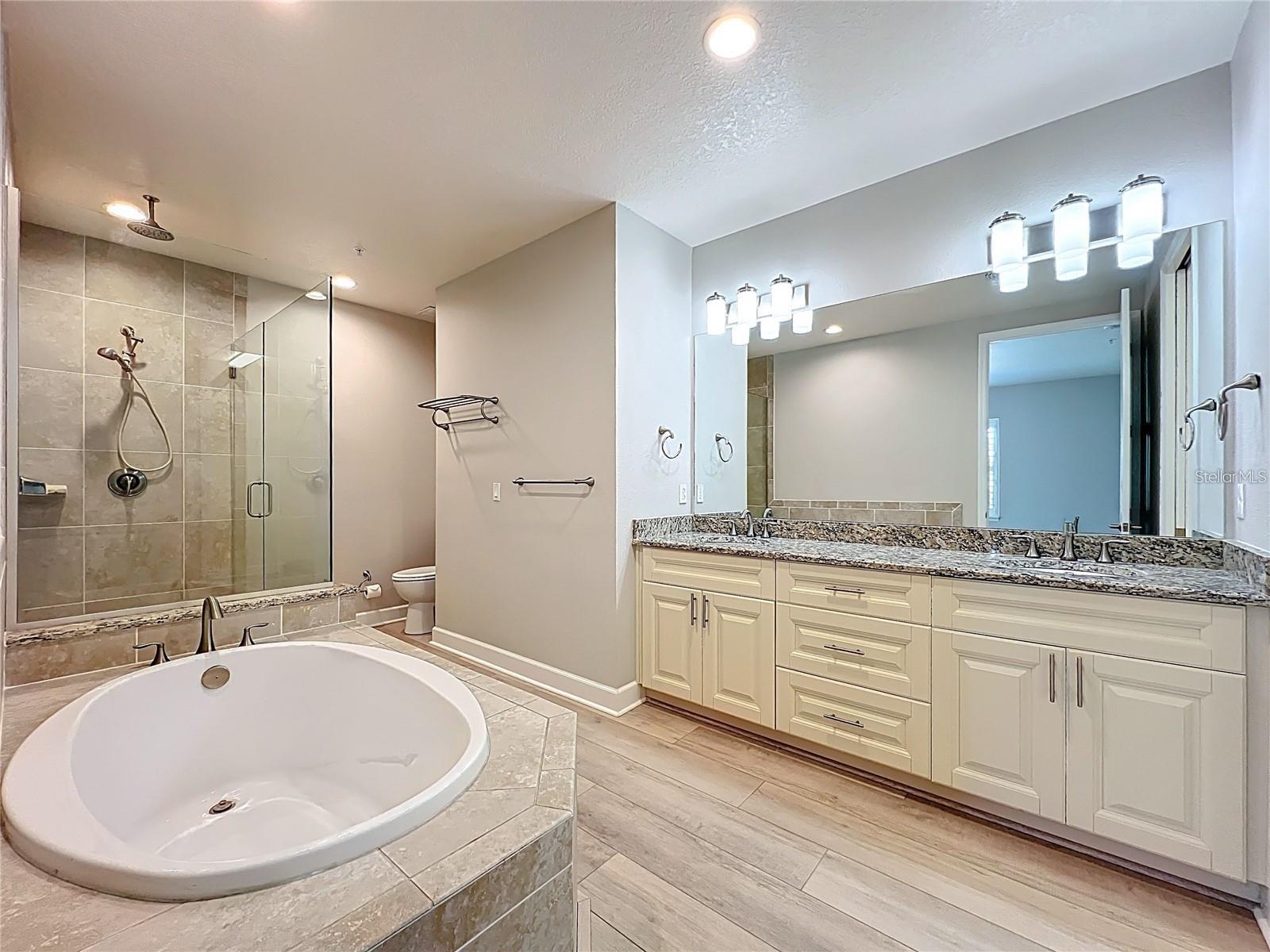 PALMA SOLA BAY CLUB PH 8 - Residential