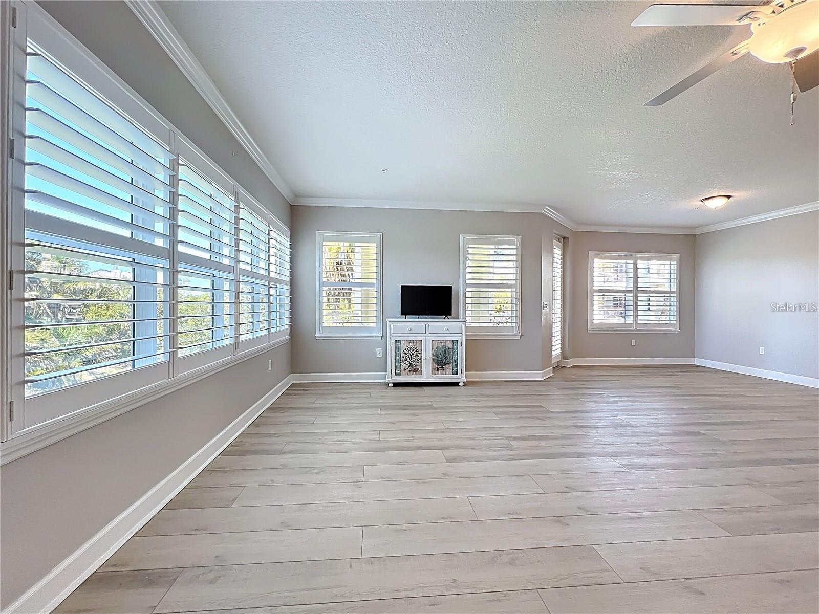 PALMA SOLA BAY CLUB PH 8 - Residential