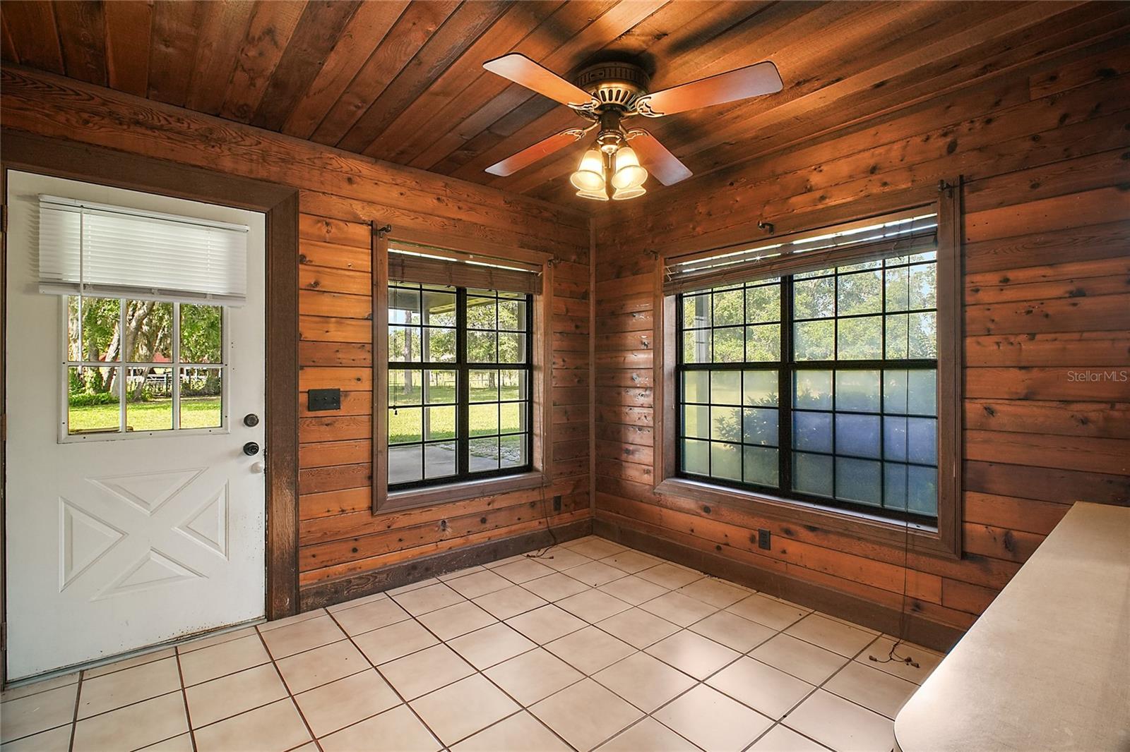 LAKE AVALON GROVES - Land