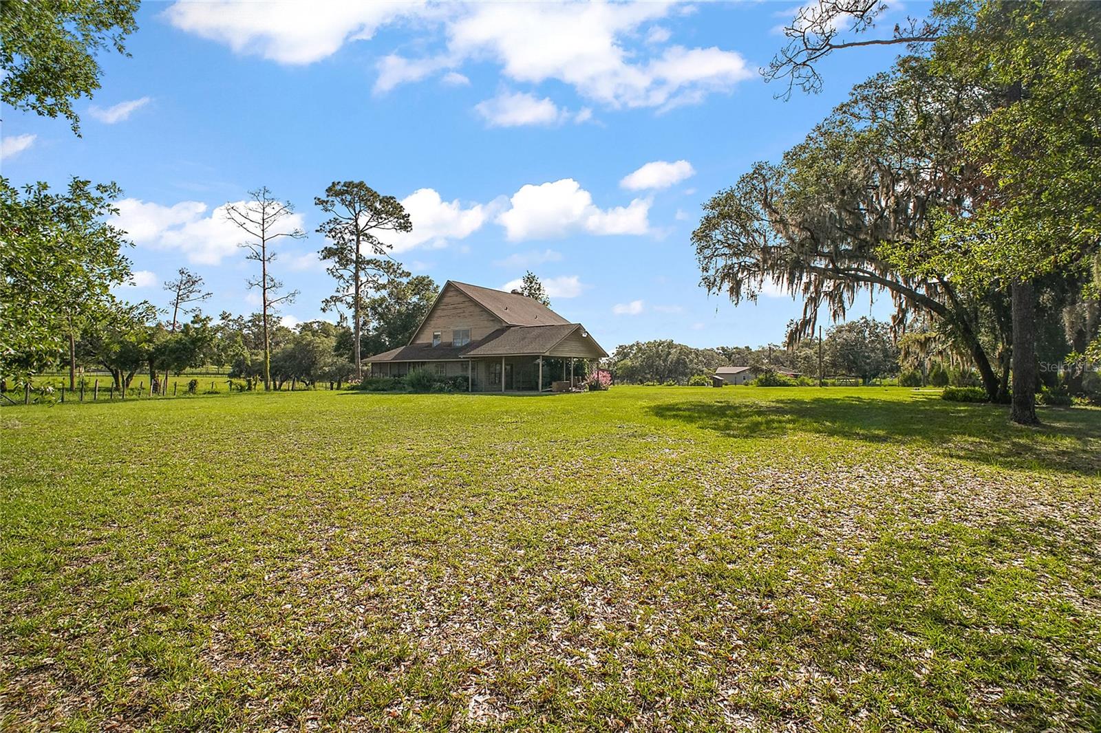 LAKE AVALON GROVES - Land