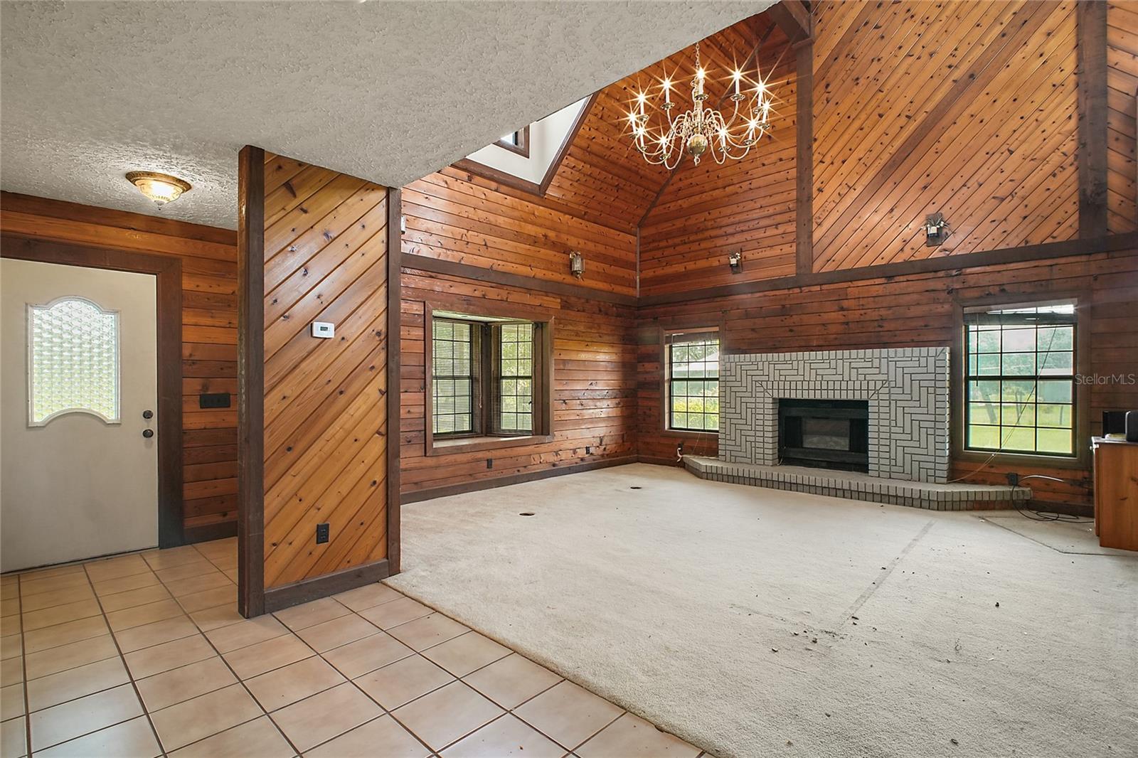 LAKE AVALON GROVES - Land