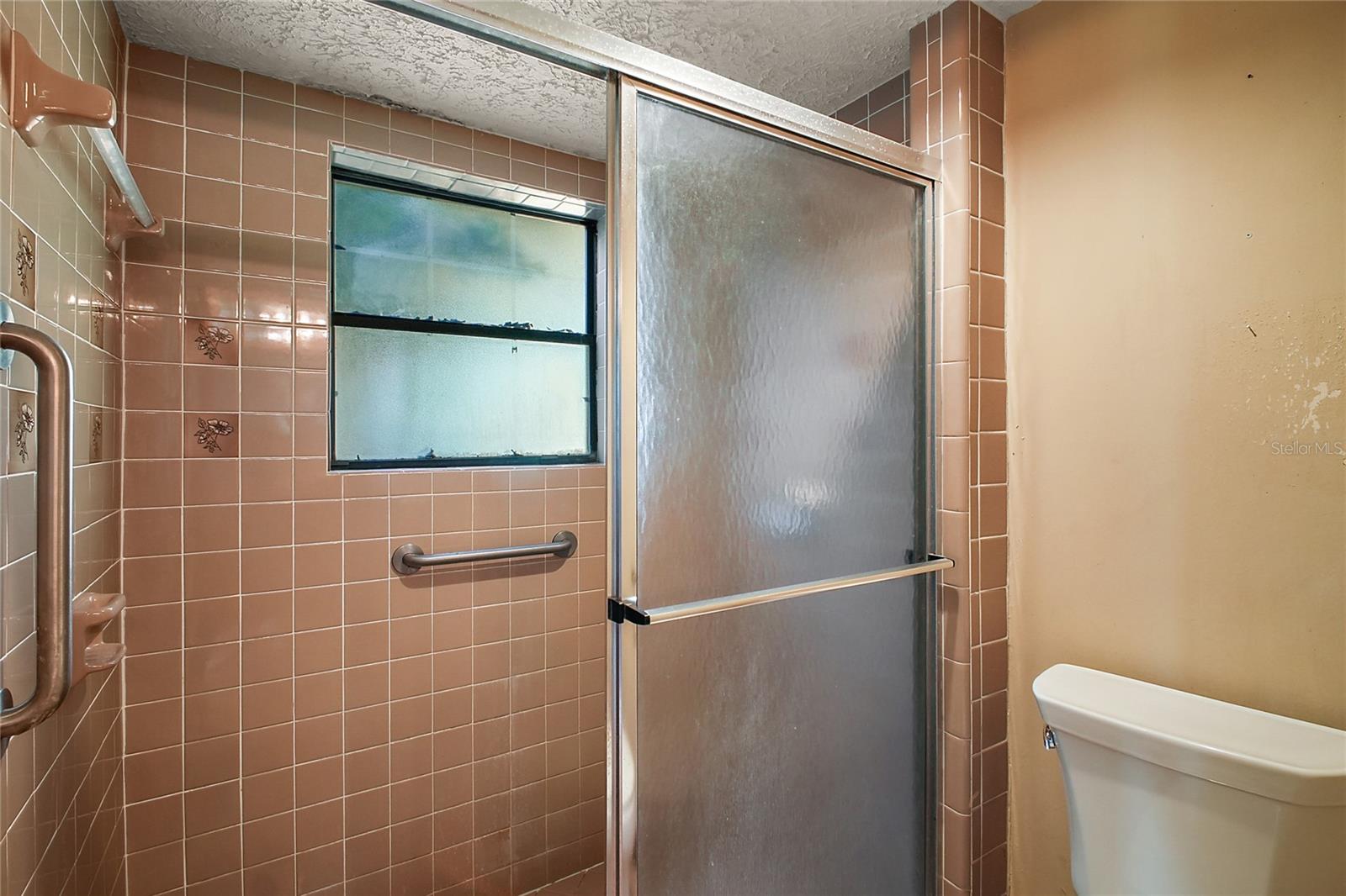 LAKE AVALON GROVES - Land