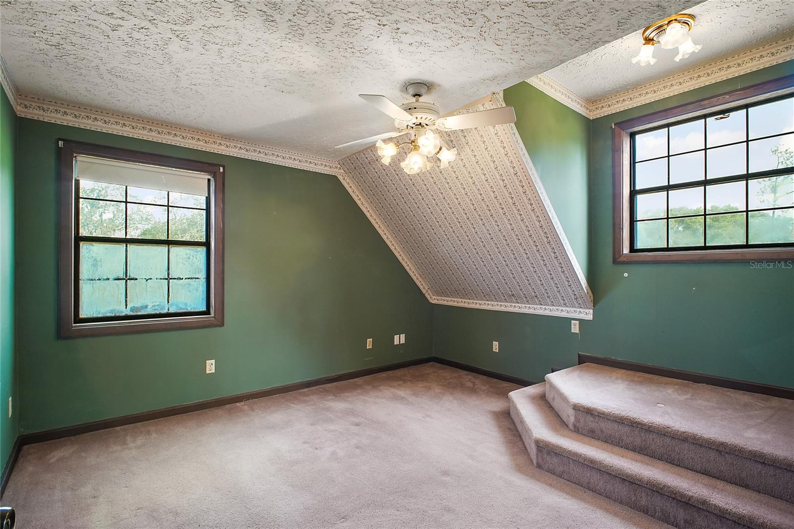 LAKE AVALON GROVES - Land