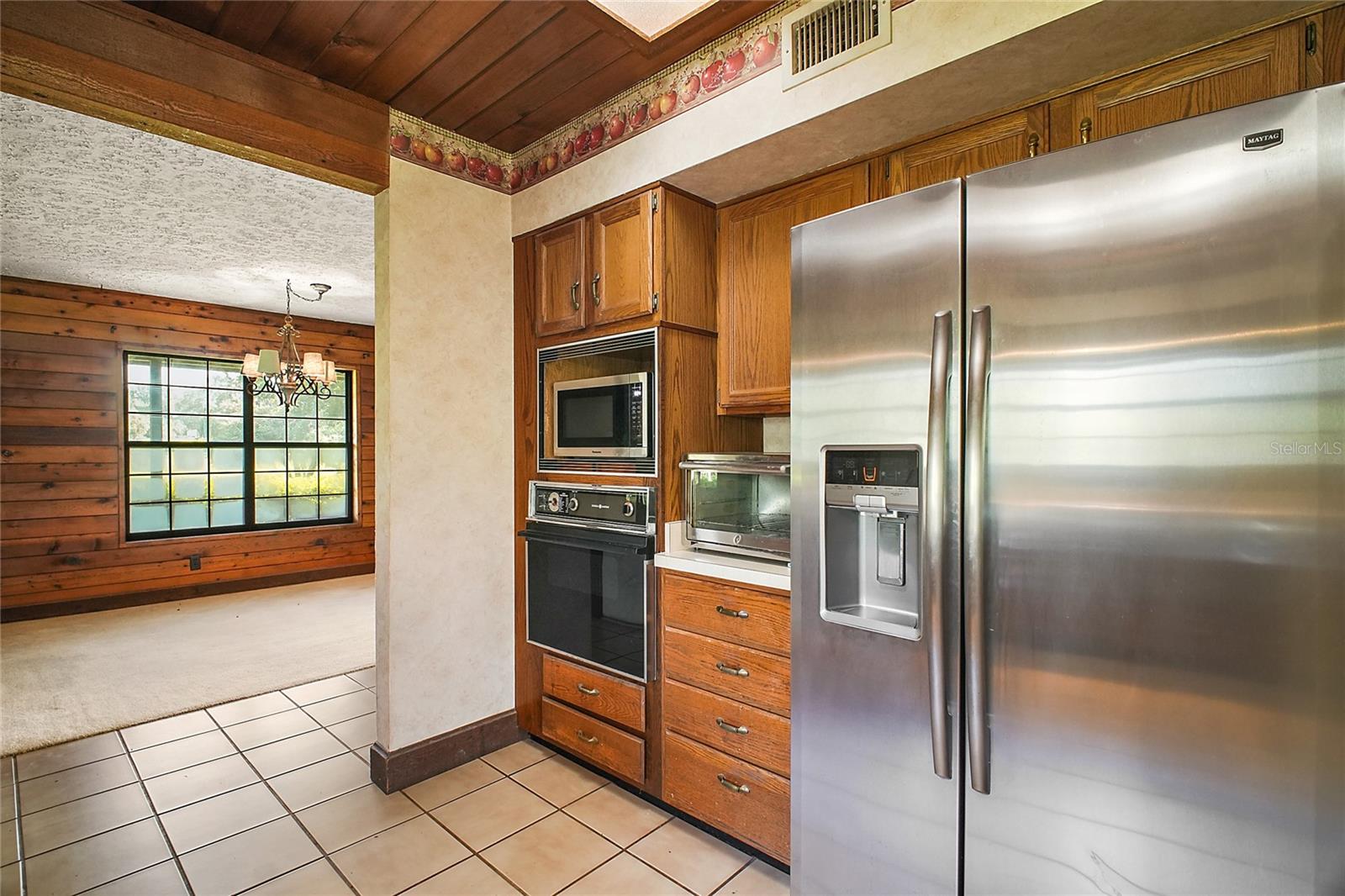 LAKE AVALON GROVES - Land