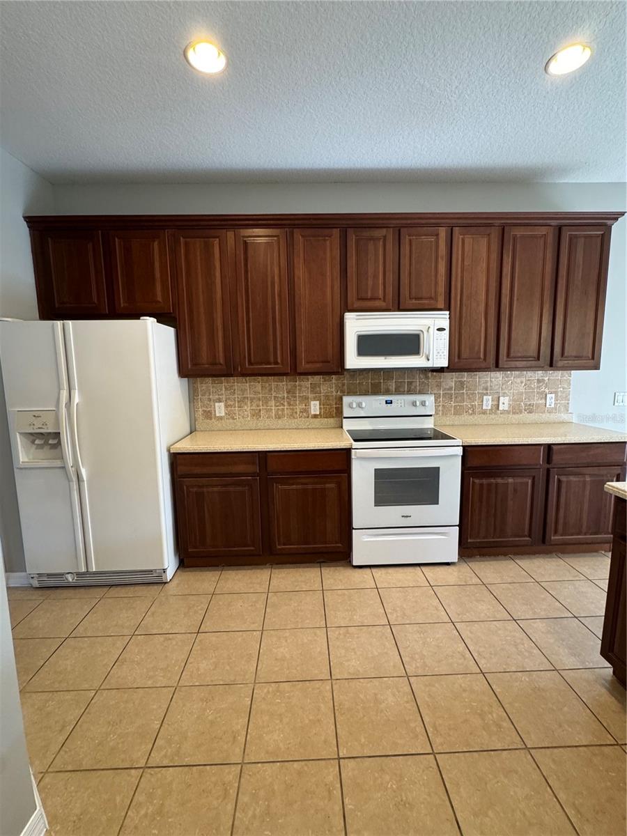 PARKSIDE AT ERROL ESTATES SUB - Residential Lease