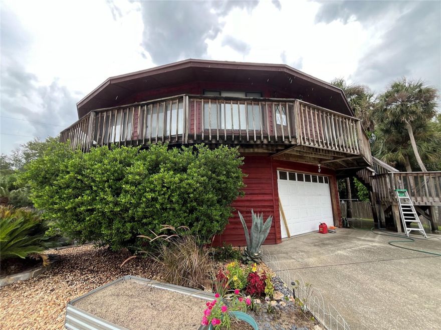 3/2 SINGLE FAMILY HOME ON 3 ACRES FOR RENT!! Rent includes yard and pool maintenance. Octagon house in Lake Wales on Lake Pierce. Private fenced in yard on 3+ acres. Property features inground pool. Large 1850sq ft upper level home with wood laminate and ceramic tile flooring. Ceiling fans and lights in all rooms. Large vaulted ceiling and unique floor plan. Appliances include stove, refrigerator, microwave, dishwasher, toaster oven, washer and dryer. Wrap around balcony with wire mesh fencing for small pets safety. Two sliding glass doors lead to balcony for night time start gazing and wildlife viewing. Total country living with privacy and security in a hurricane proof home. Pets welcome- included fenced in yard. Home is on a septic system and well- NO WATER BILL! Rooms are not traditional square/ rectangle shapes. Tenant is responsible for power, internet & cable. NO SMOKING PERMITTED ON PROPERTY. Tenant does not have access to the garage. Located near the well known Cherry Pocket Restaurant Bar. 10 minutes from Hwy 27 or State Road 60.