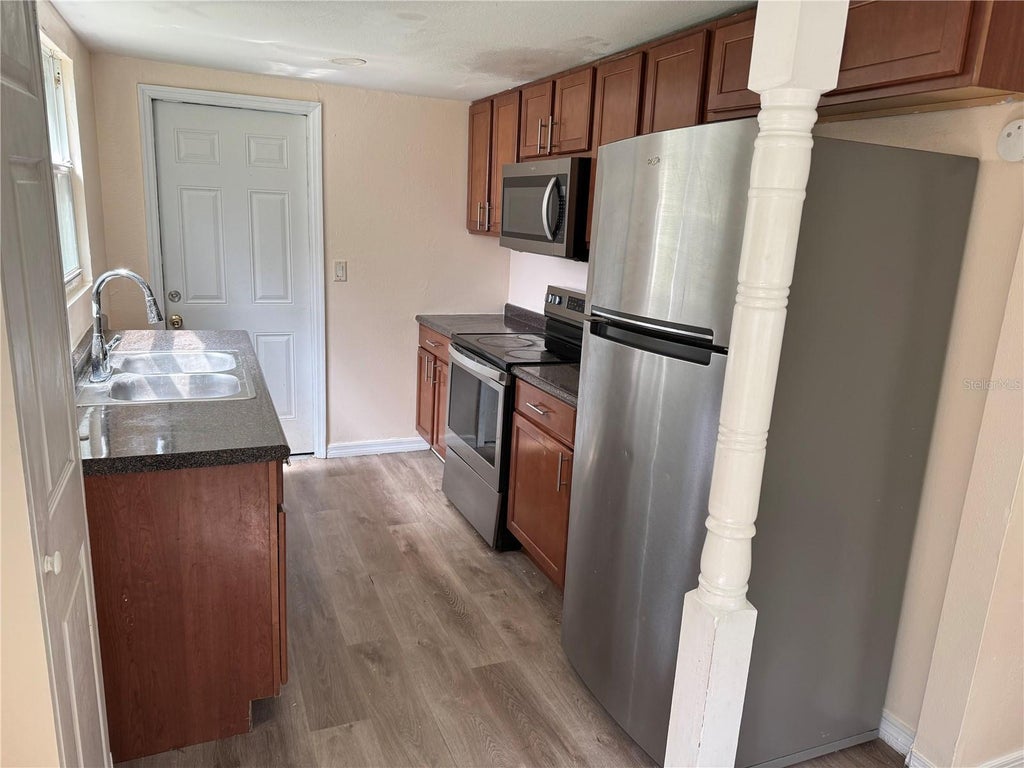 Photo of 237 E 8th Street, Apopka, FL 32703 (MLS # O6439872)