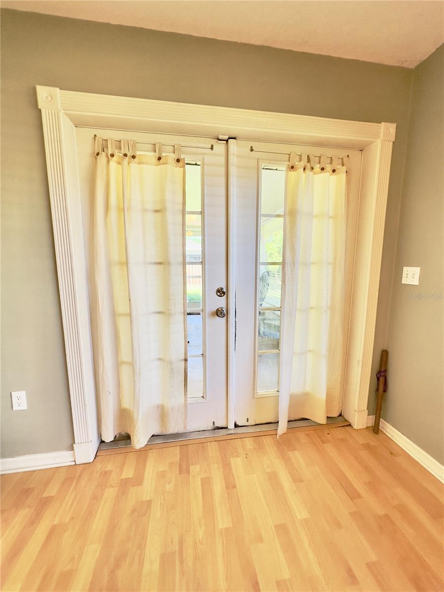 CONNERS GABLES - Residential