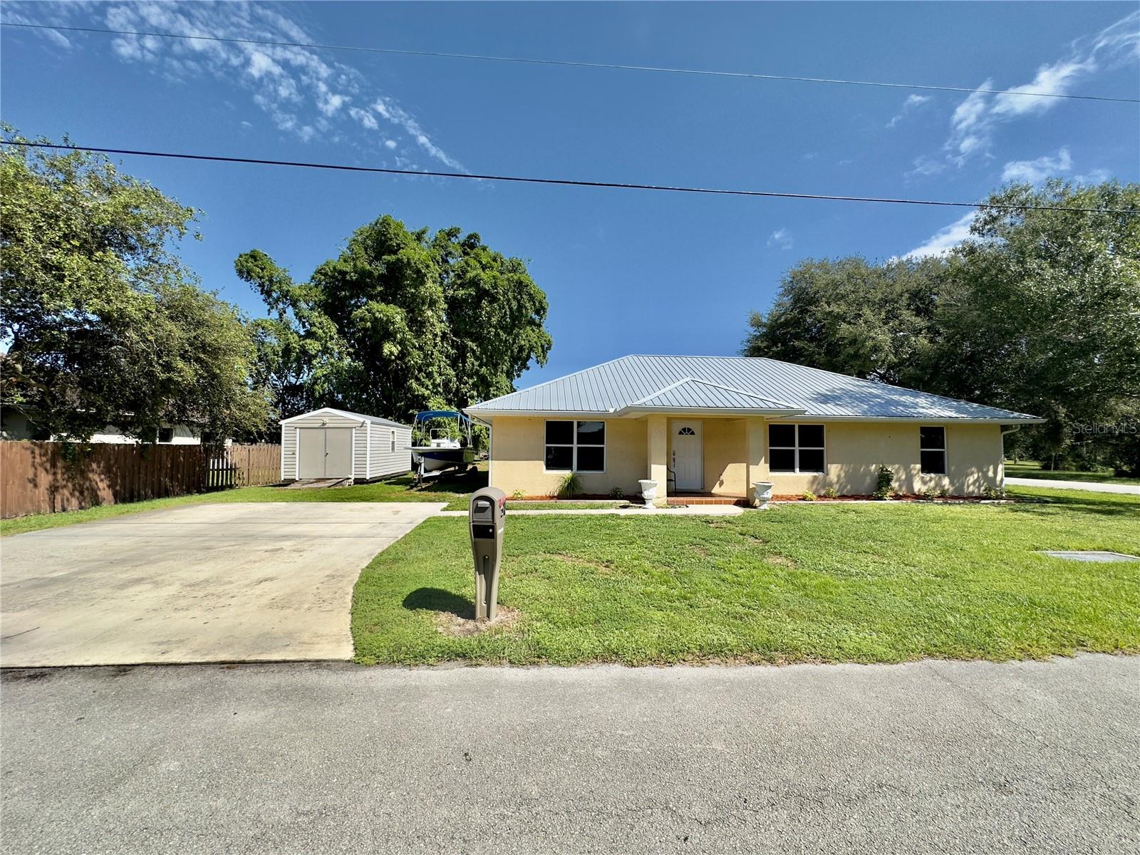 CONNERS GABLES - Residential