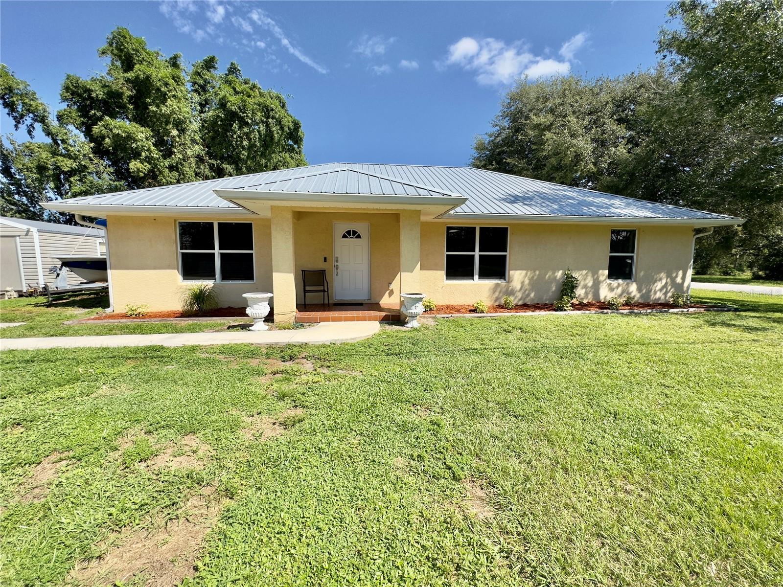 CONNERS GABLES - Residential