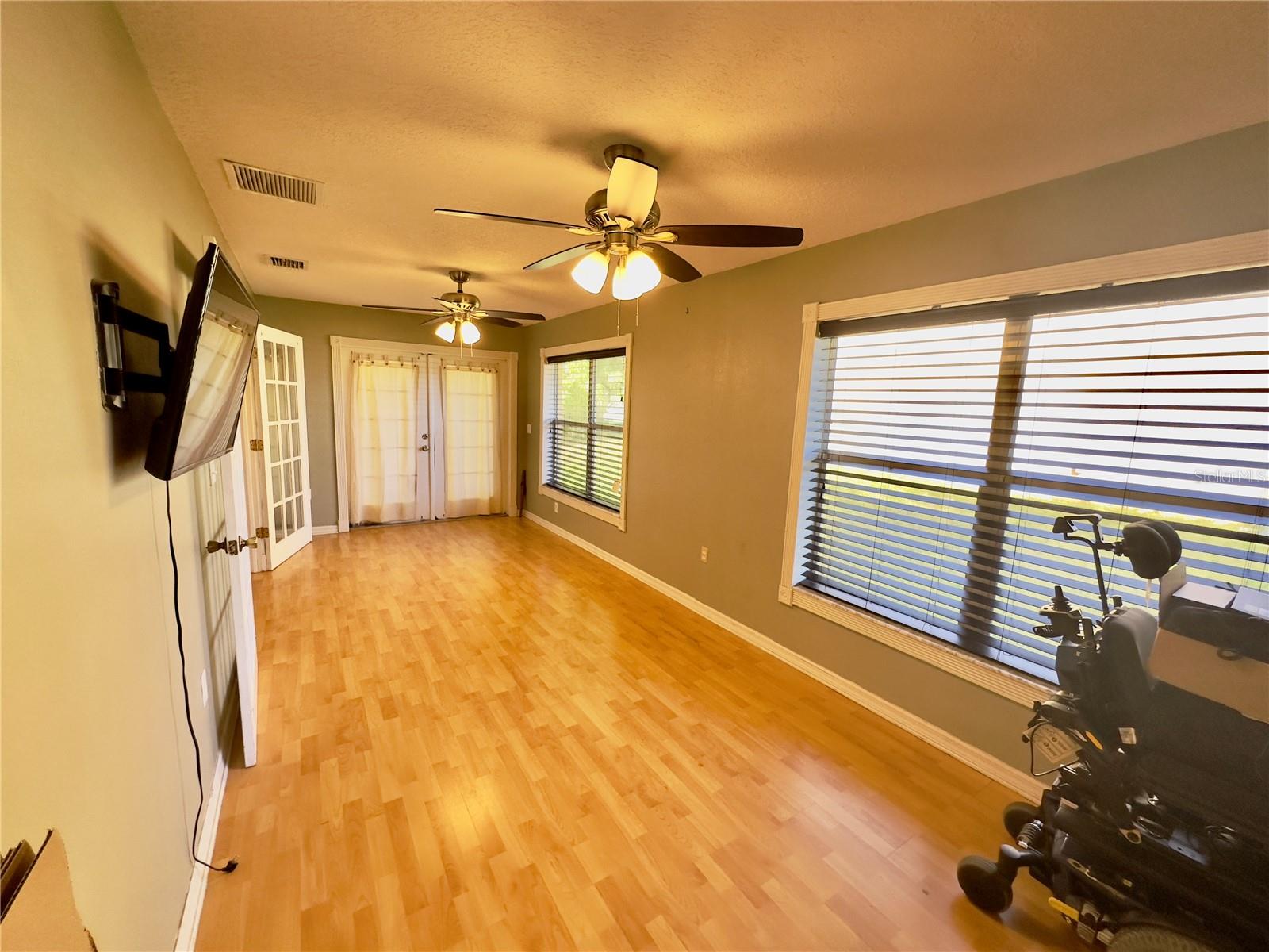 CONNERS GABLES - Residential