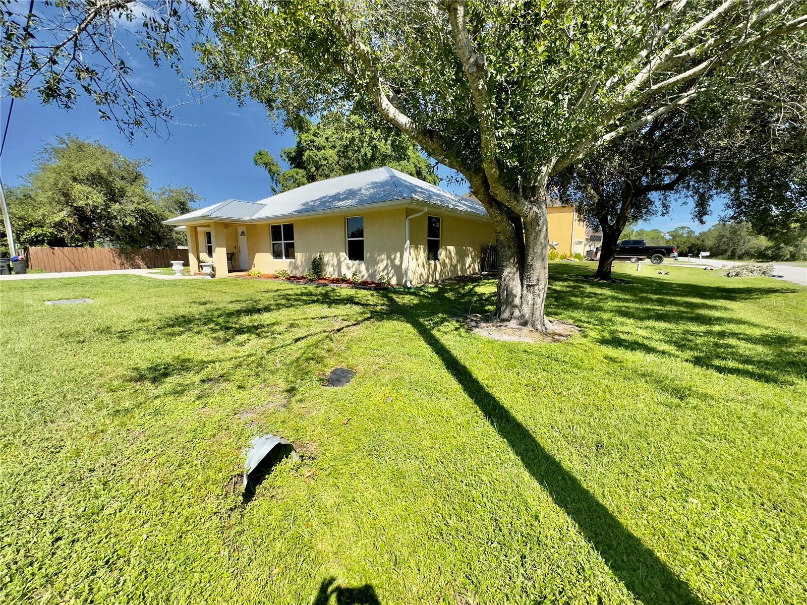 CONNERS GABLES - Residential