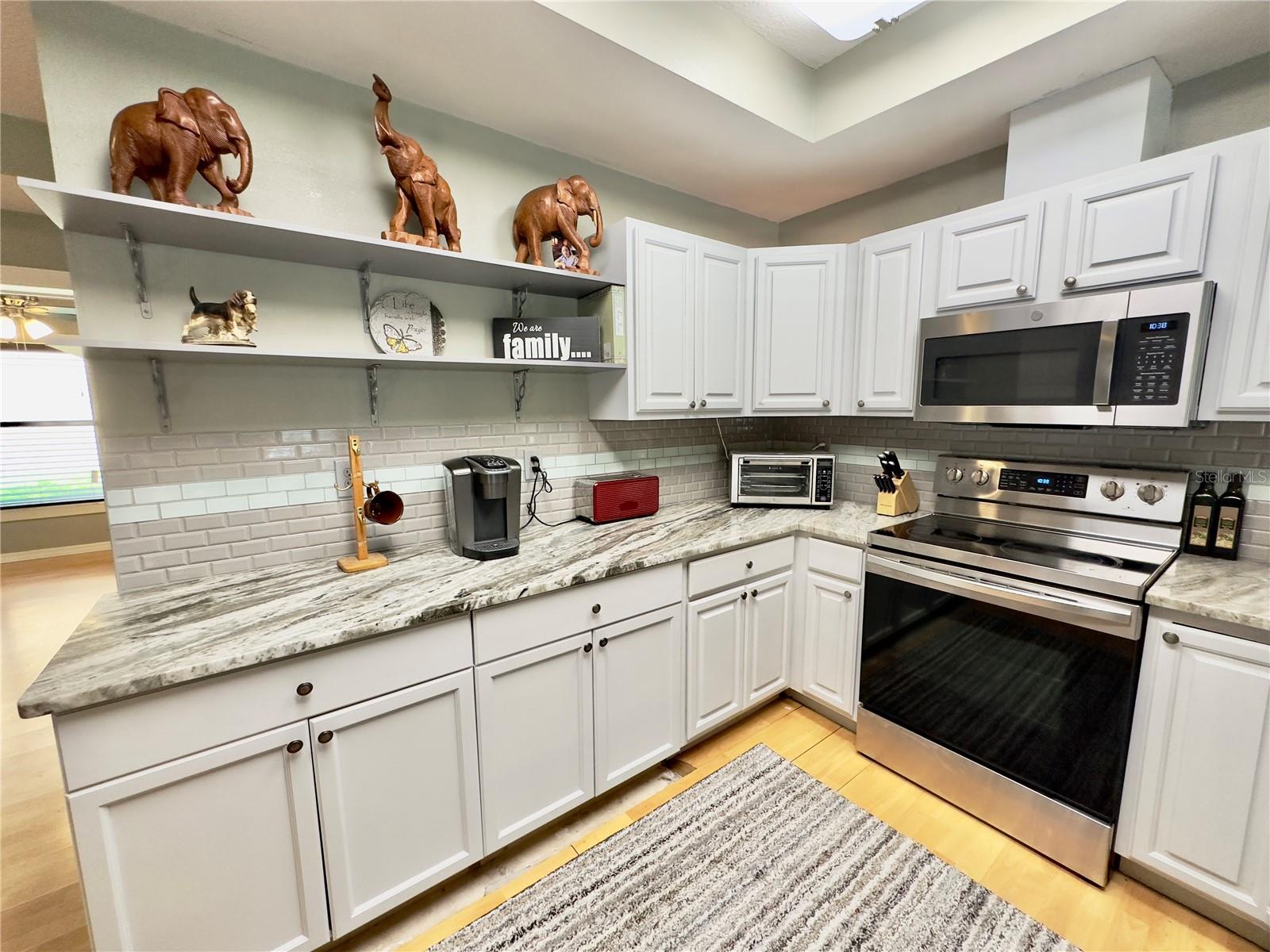 CONNERS GABLES - Residential