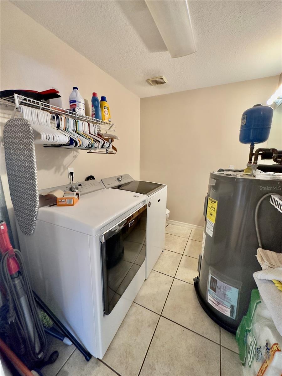 CONNERS GABLES - Residential