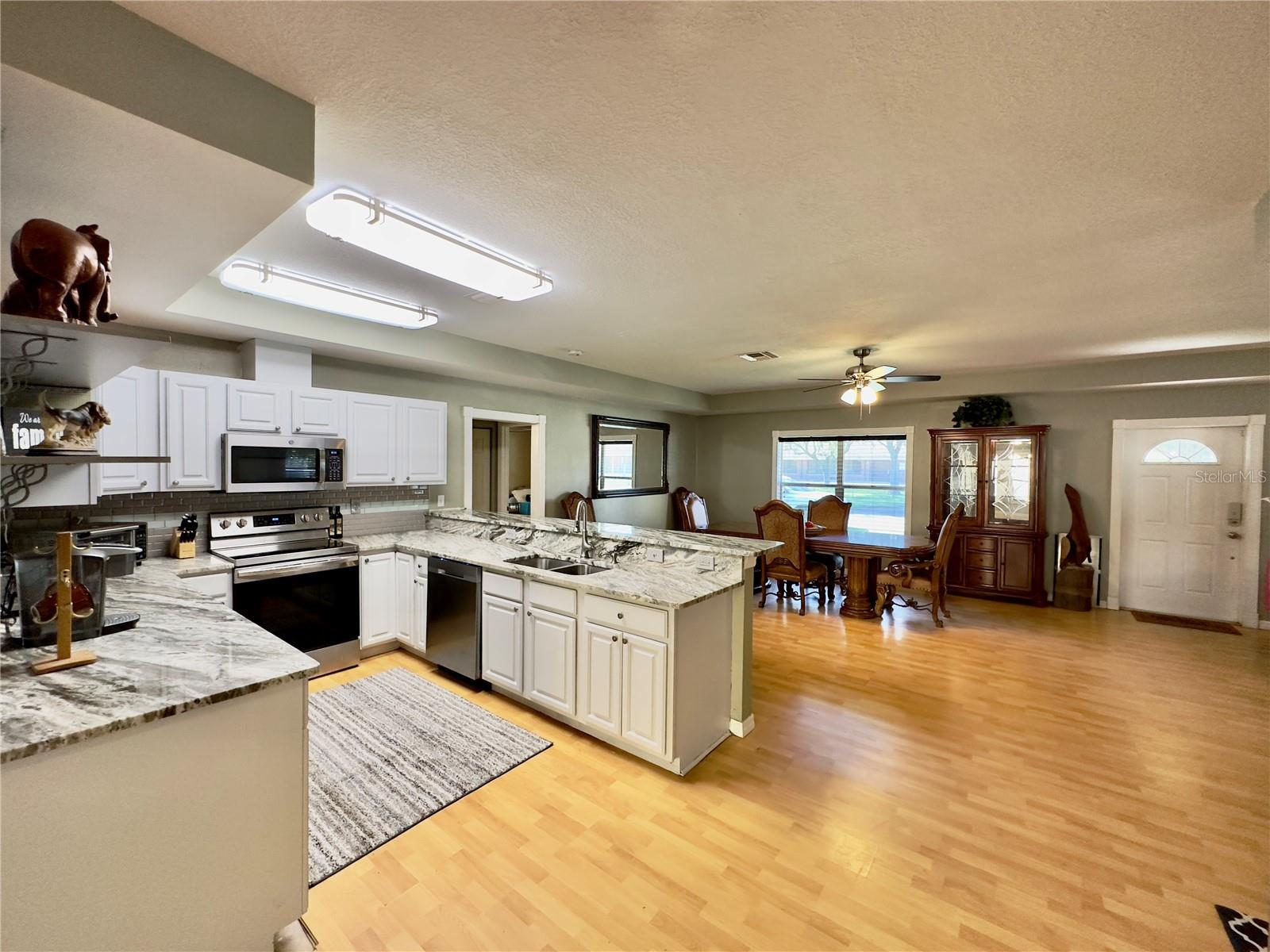 CONNERS GABLES - Residential