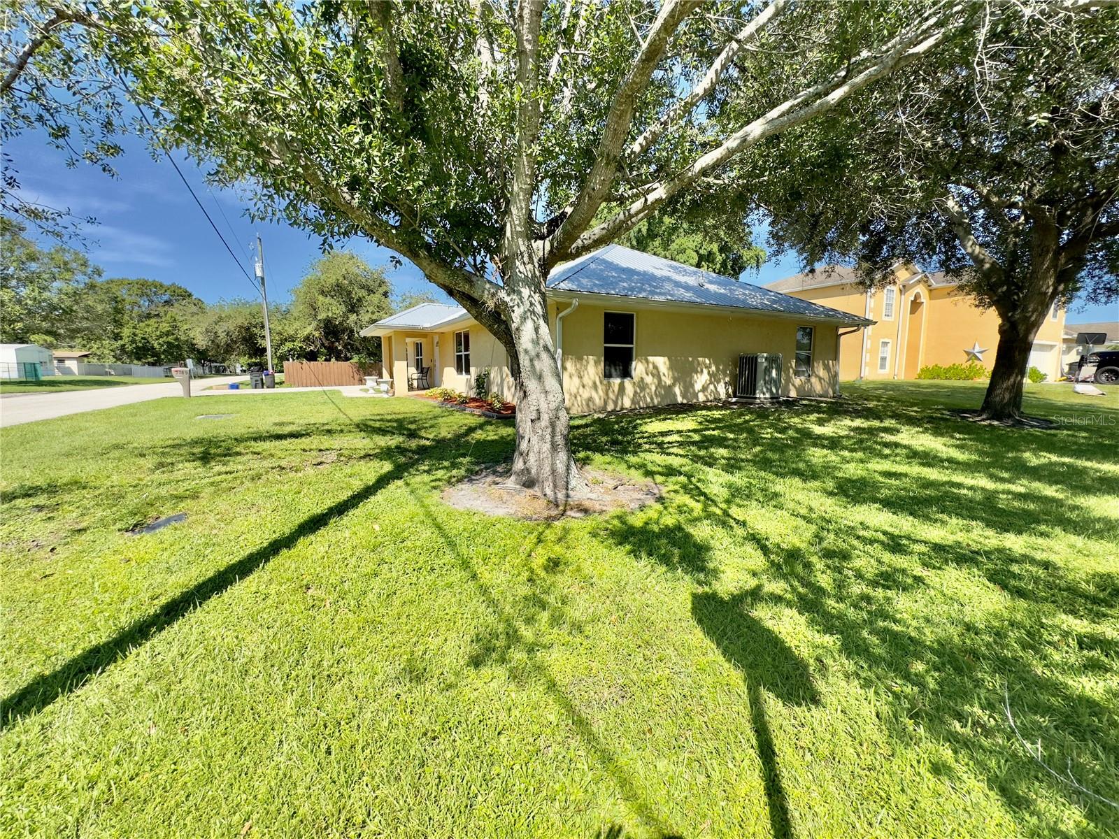 CONNERS GABLES - Residential