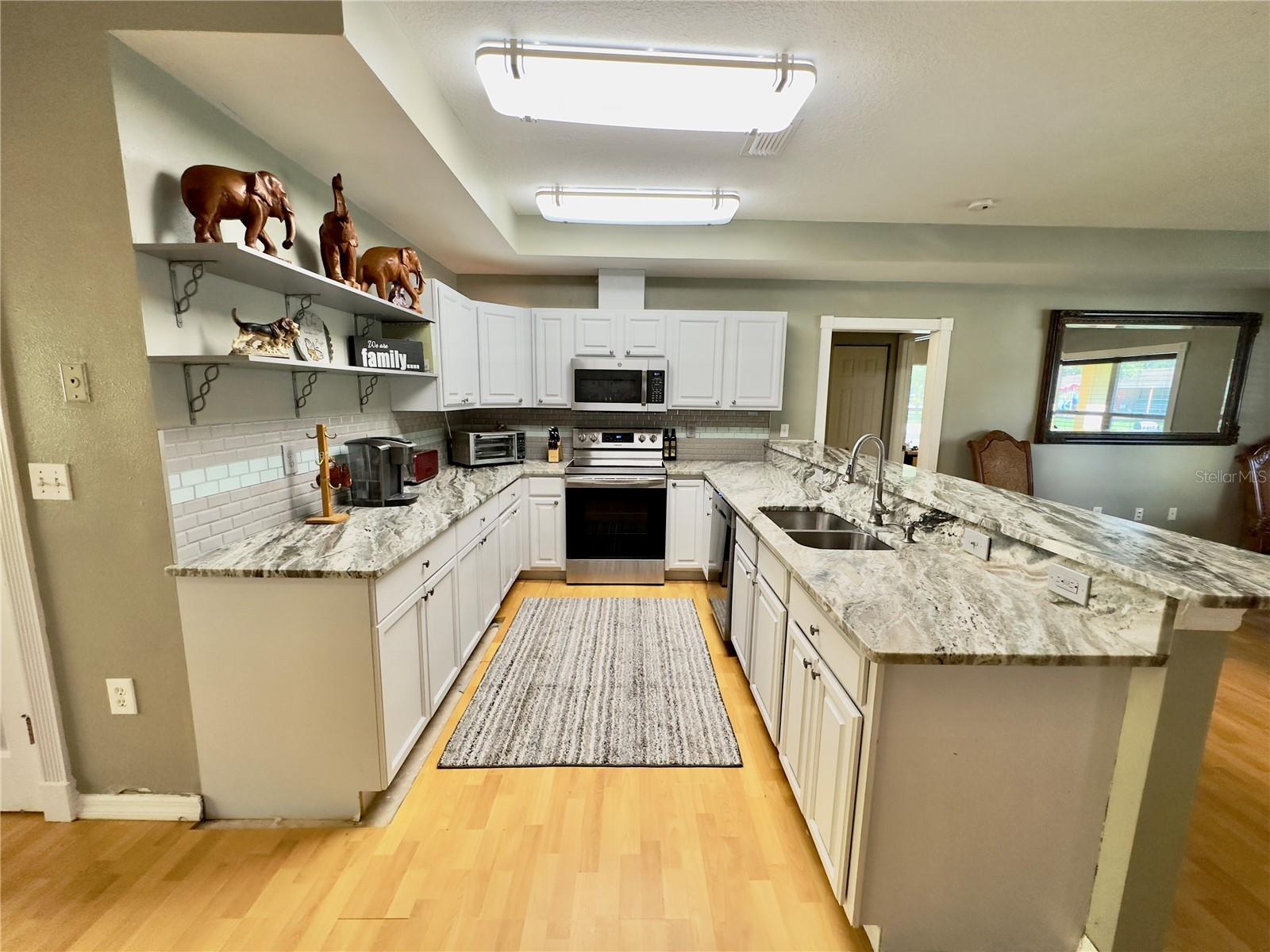 CONNERS GABLES - Residential