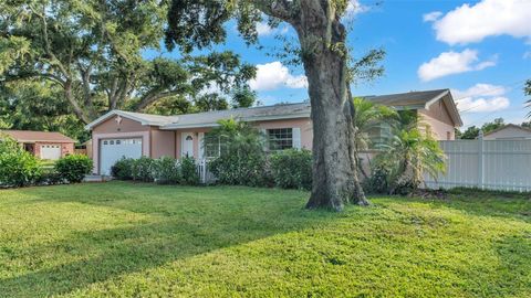 A home in LAKELAND