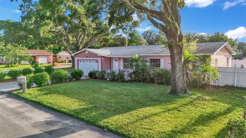 A home in LAKELAND