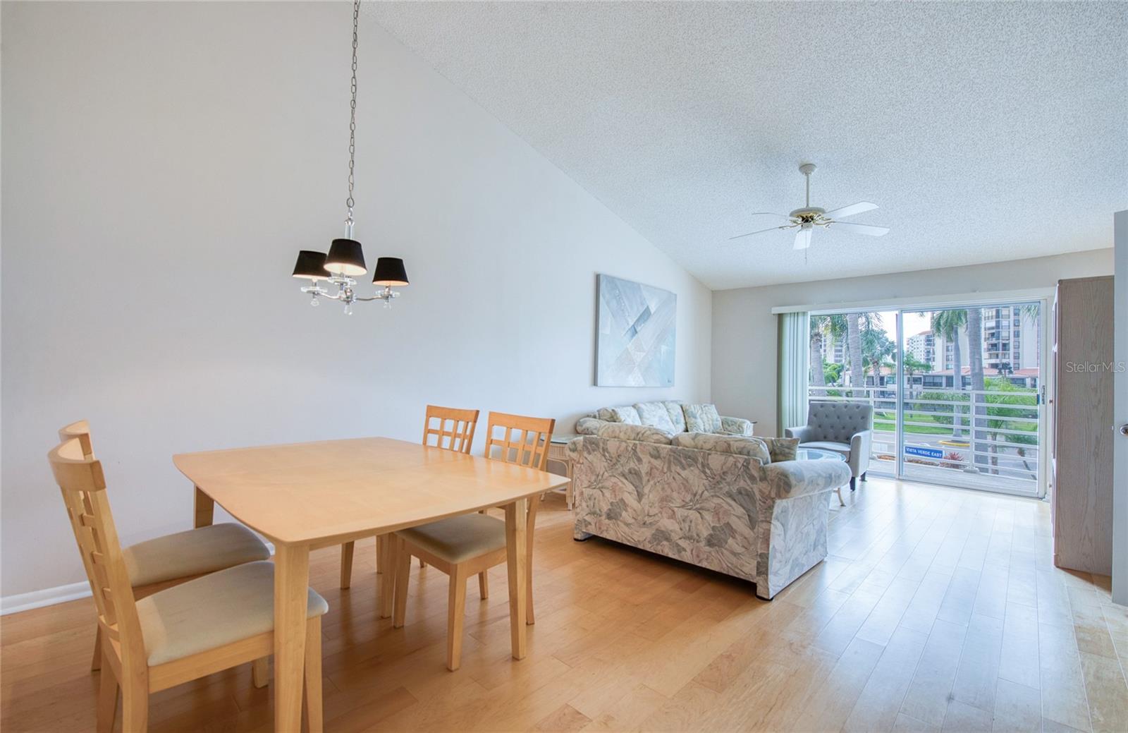 VISTA VERDE - Residential