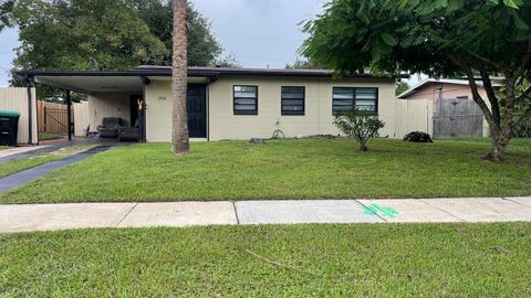 Photo of 3019 Via Dos, Orlando, FL 32817 (MLS # O6344727) Photo of 3019 Via Dos, Orlando, FL 32817 (MLS # O6344727)