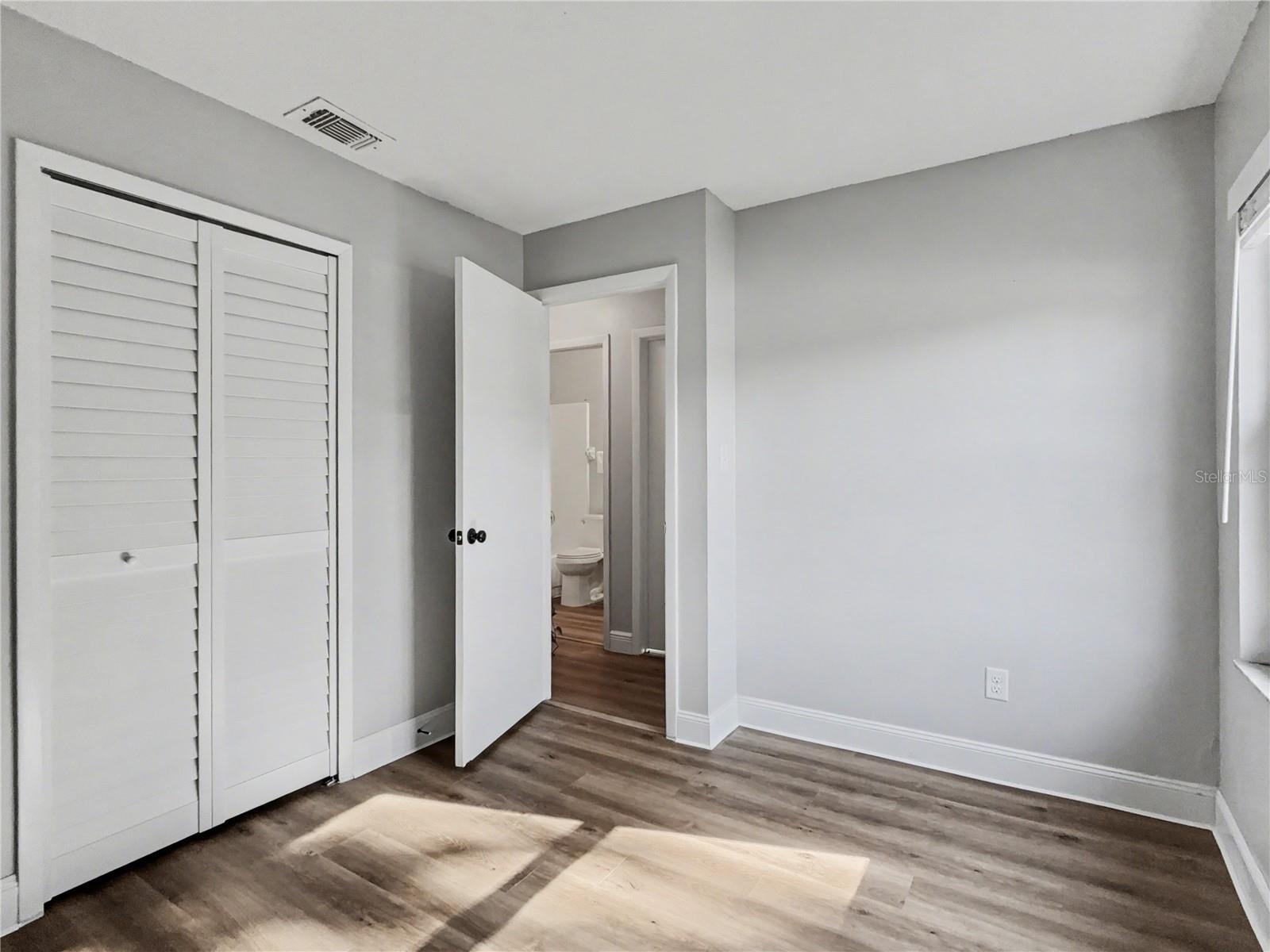 HIDDEN LAKE PH 3 UNIT 3 - Residential Lease