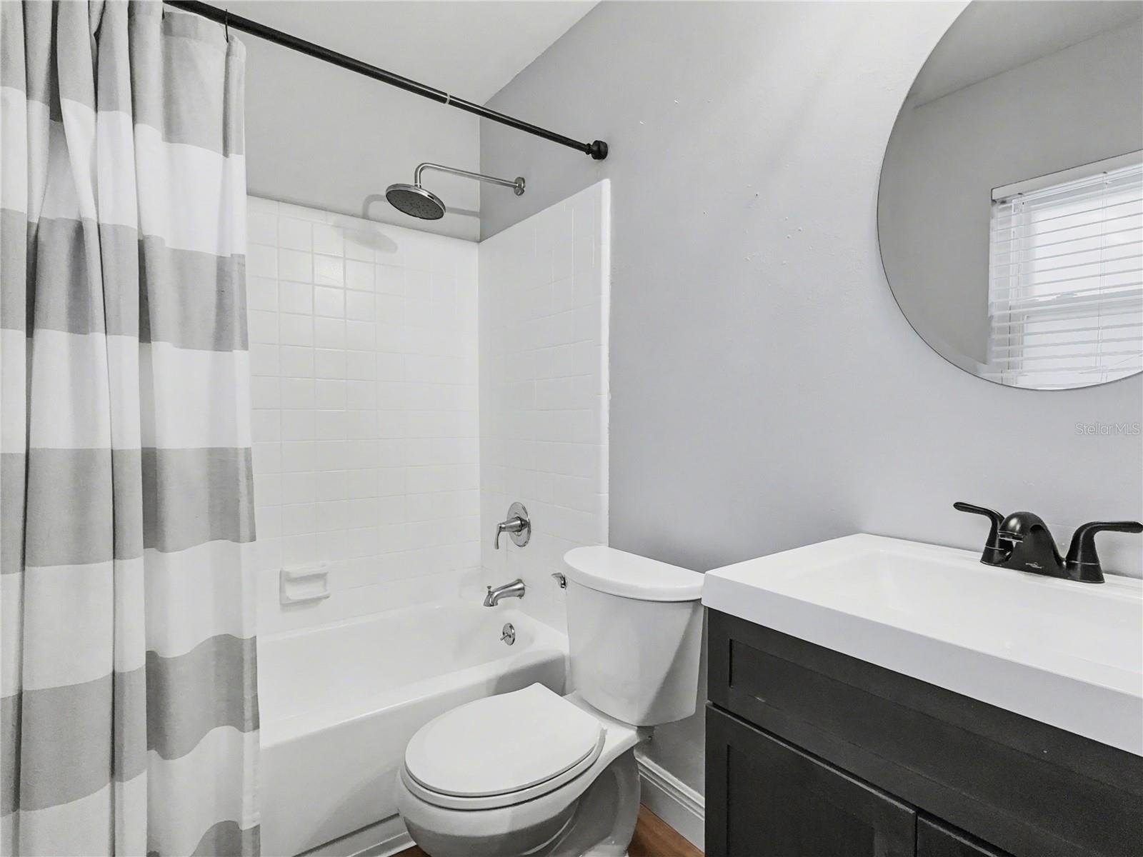 HIDDEN LAKE PH 3 UNIT 3 - Residential Lease