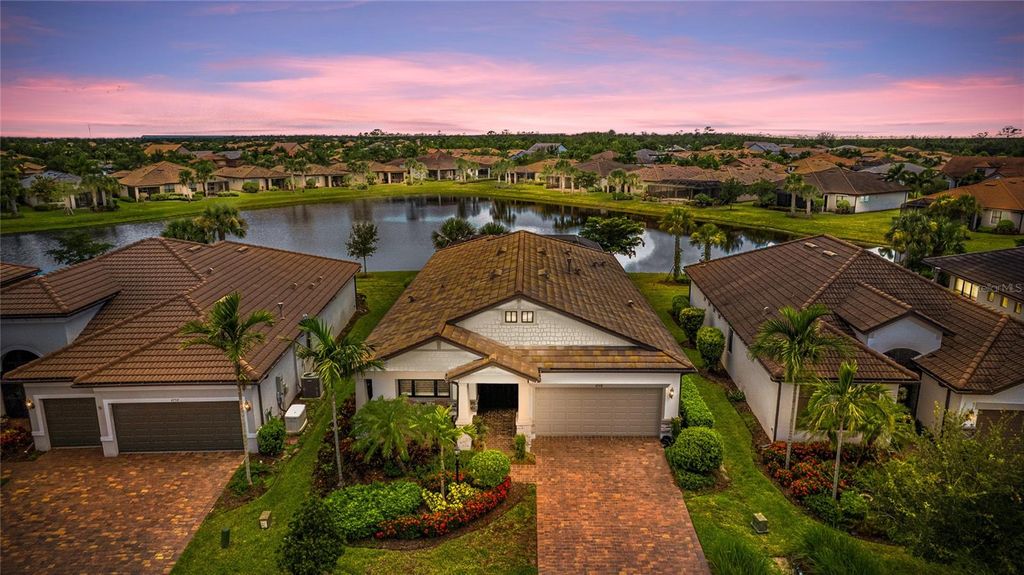 Photo of 6748 Chester Trail, Bradenton, FL 34202 (MLS # A4659713)