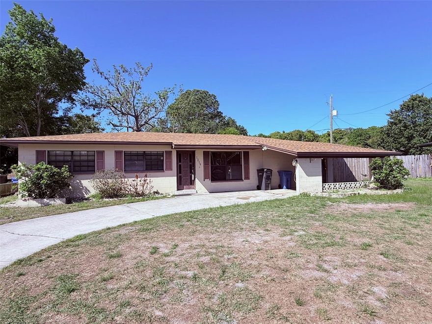 Beautiful 4 bedroonm 2 full bath pool home in Tampa. Walk into a large living room dining room combo, there is a galley style eat in kitchen with sliders out to the spacious pool. There are 3 large bedrooms on one side of the house and a large master bedroom on the other with it's own full bath and sliders out to the pool area. The home has a large bonus room with access to a large screened in patio. The large yard features a large built in pool. The property is in close proximity to I-4, The Selmon Expressway, shopping and restaurants. Pool care is included, this is a must see!