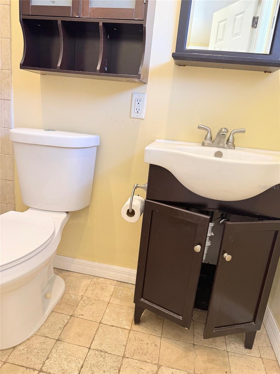 CLAIR MEL CITY UNIT 10 - Residential Lease