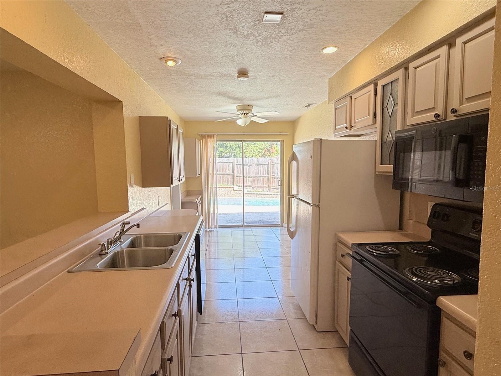 CLAIR MEL CITY UNIT 10 - Residential Lease